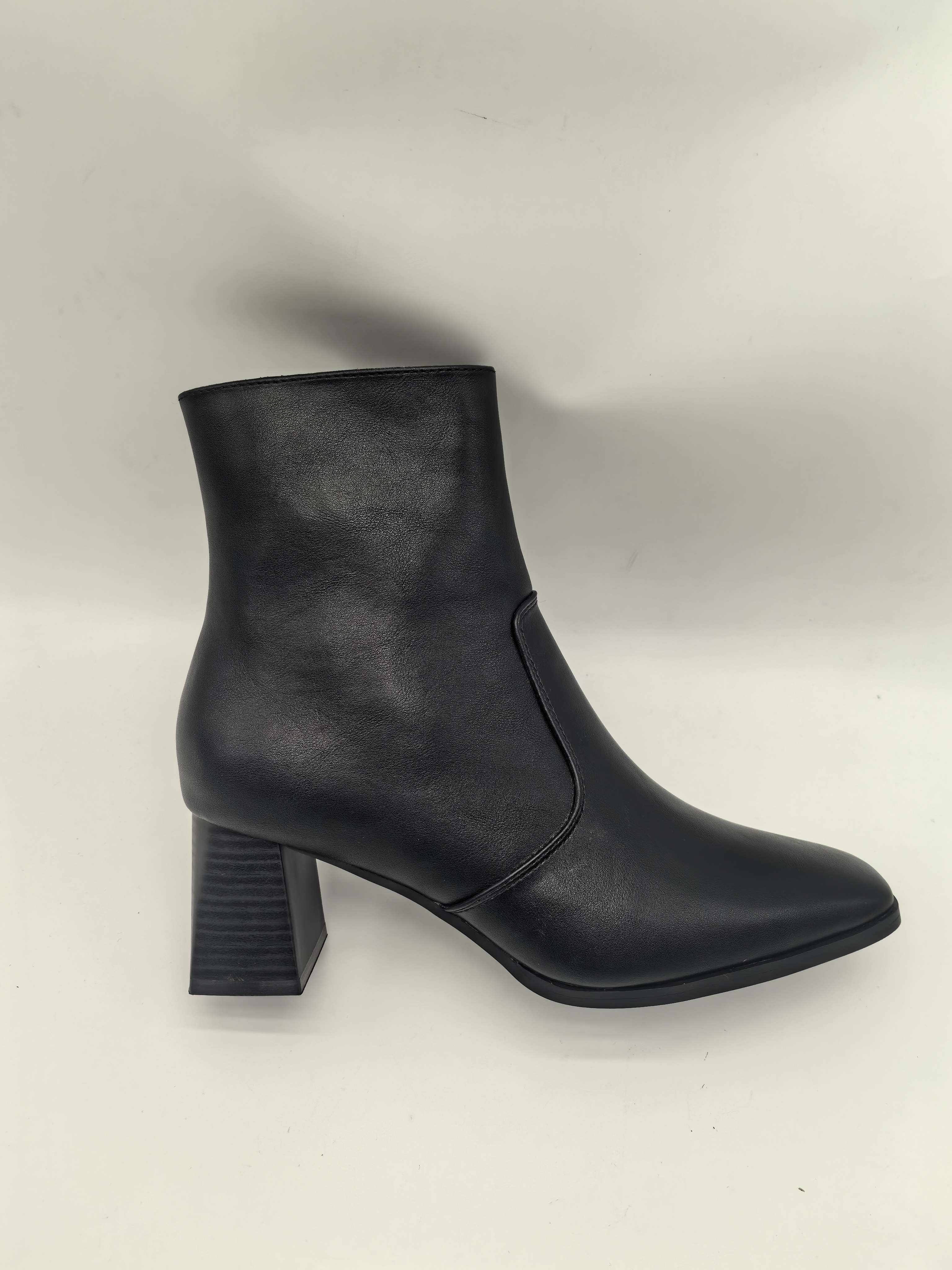 Wenzhou Valeo Footwear & Apparel Co Ltd – vestido de noche 3