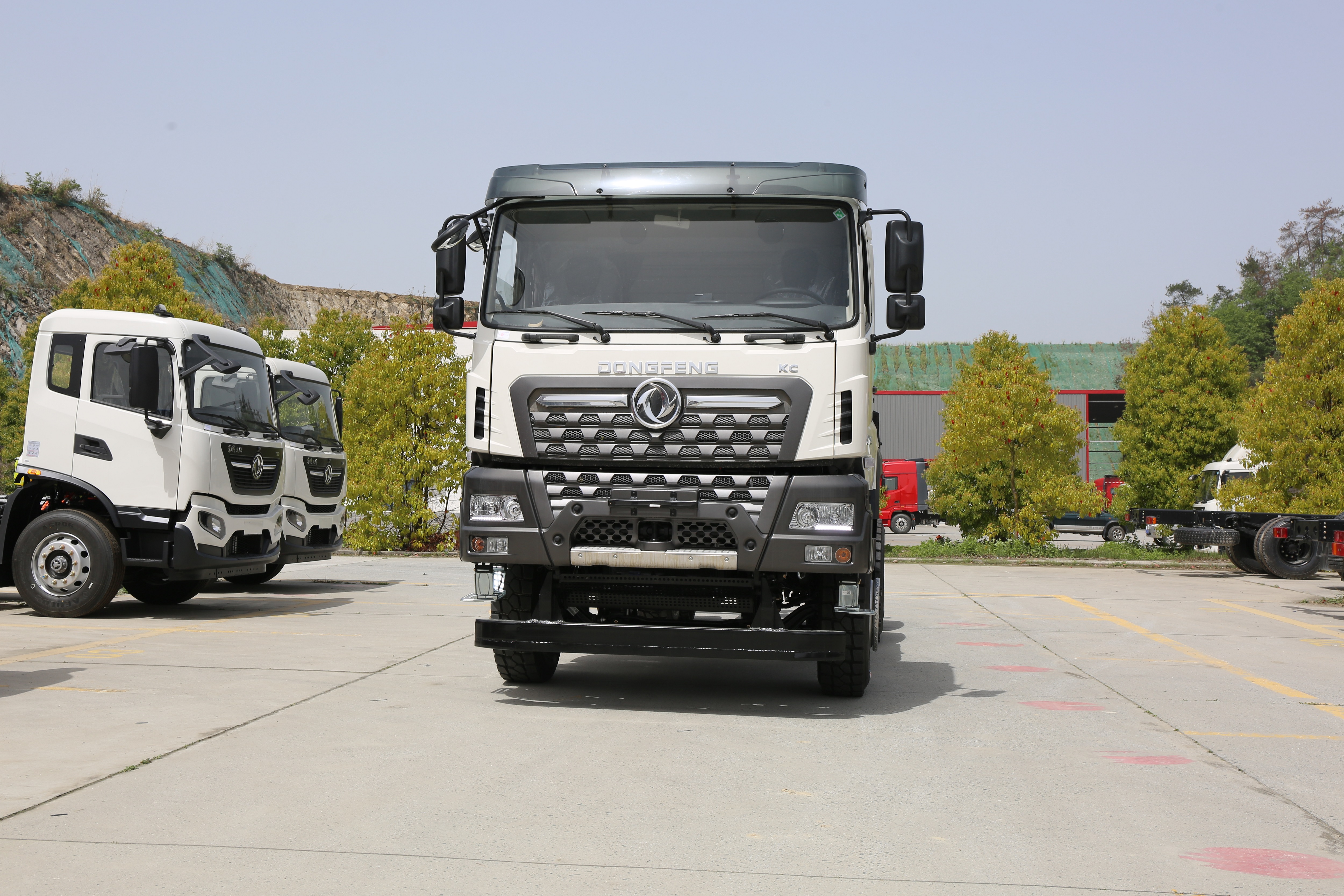 CHINA DONGFENG MOTOR INDUSTRY IMP.& EXP. CO.,LTD. – llanta de caucho 2