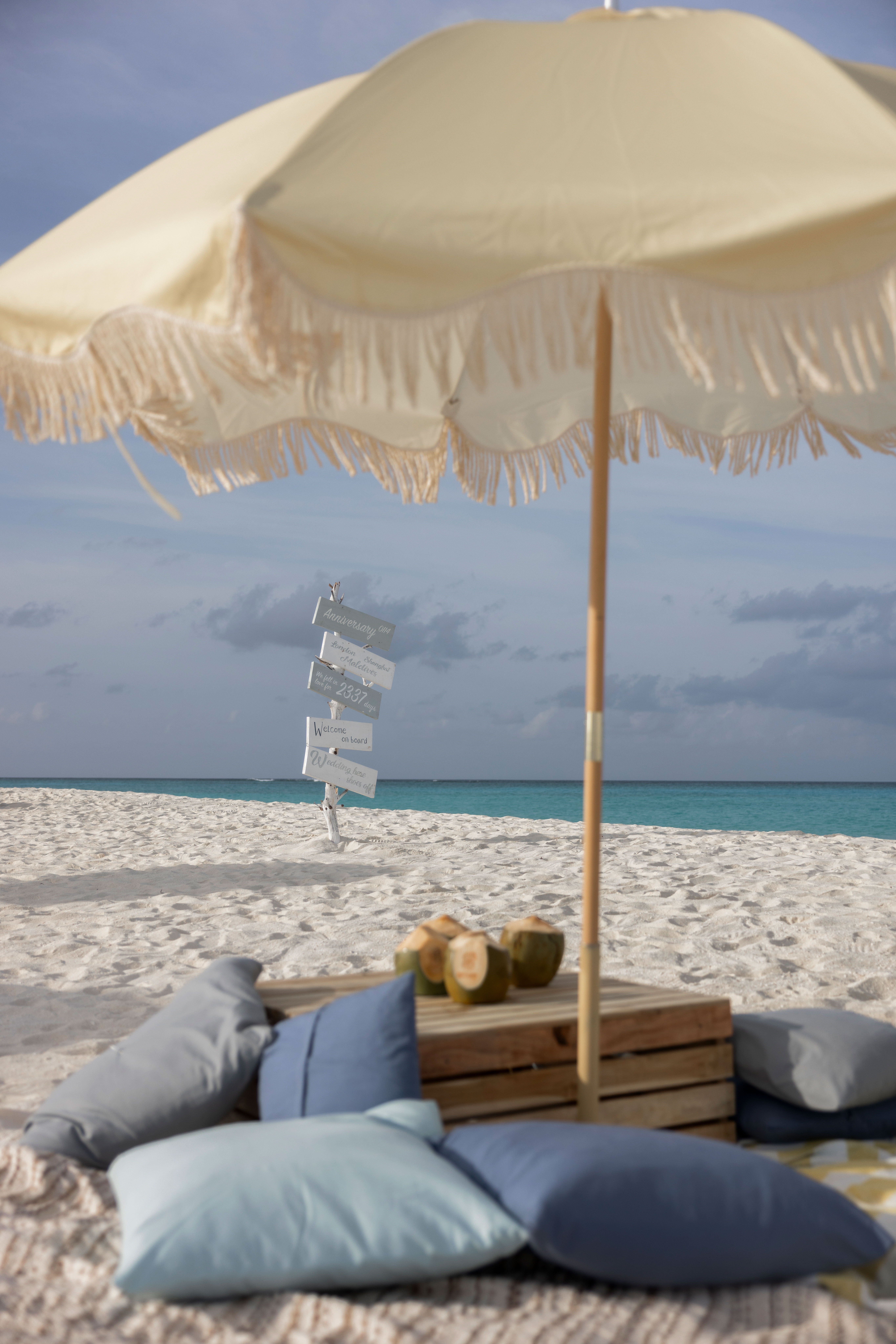 2M tassel parasol