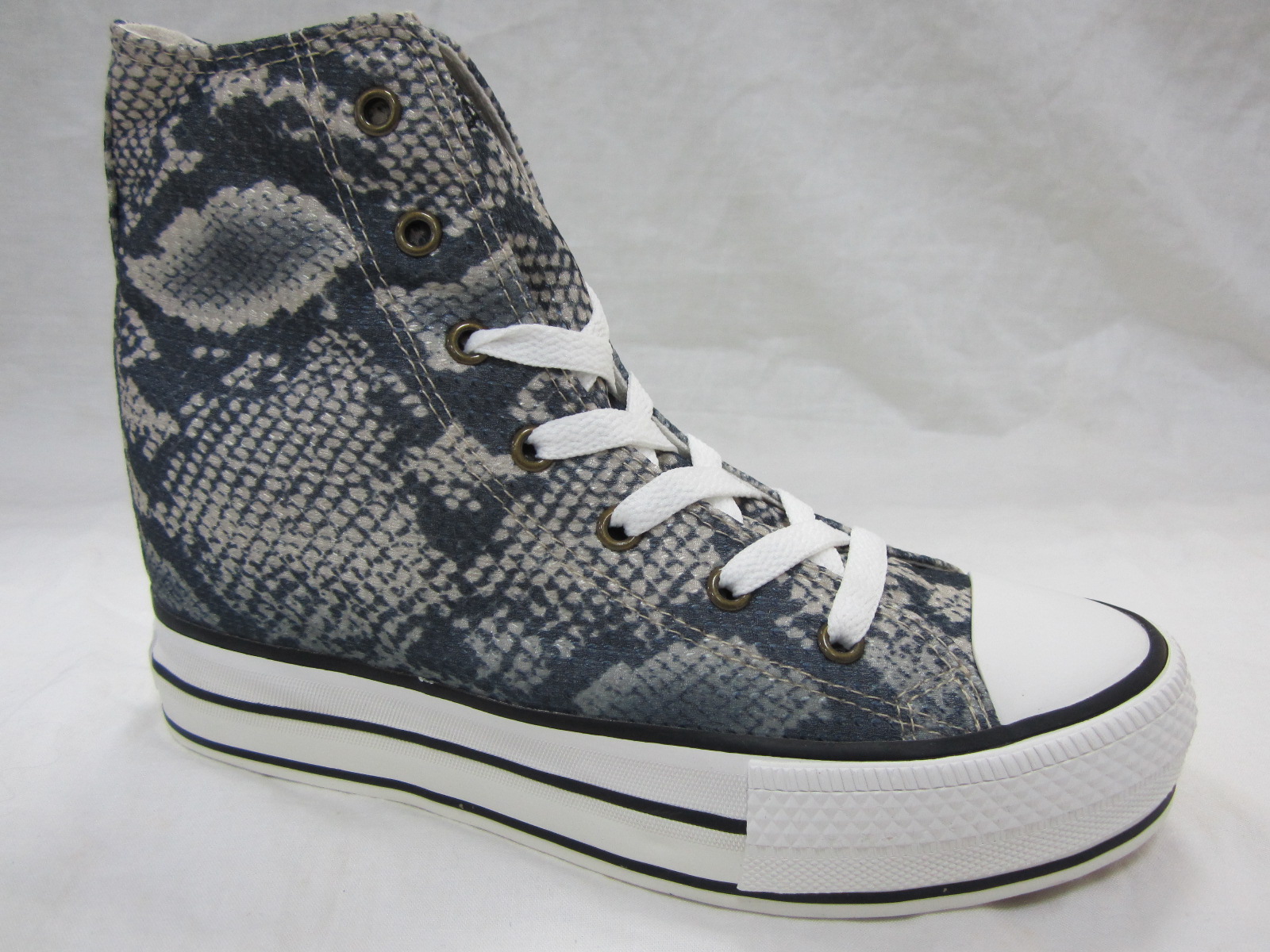 XIAMEN ROSY TRADING LTD – Men's casual shoes 3