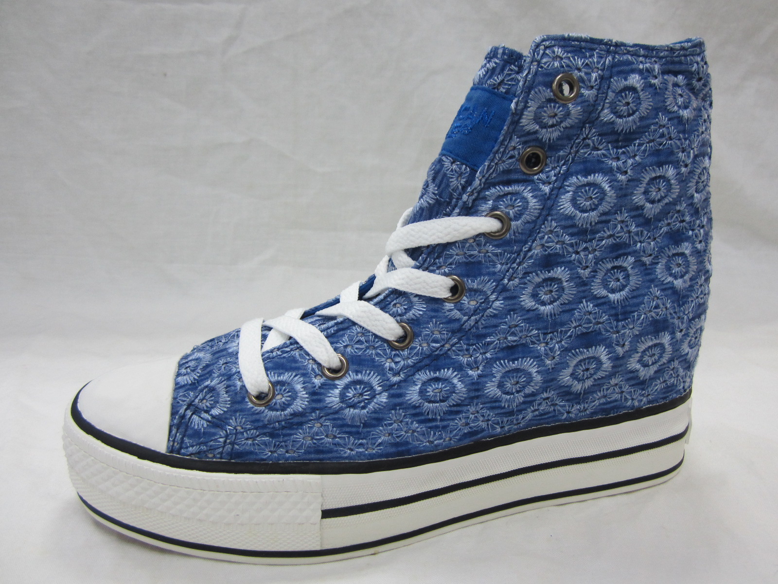 XIAMEN ROSY TRADING LTD – Women Canvas Shoes 4