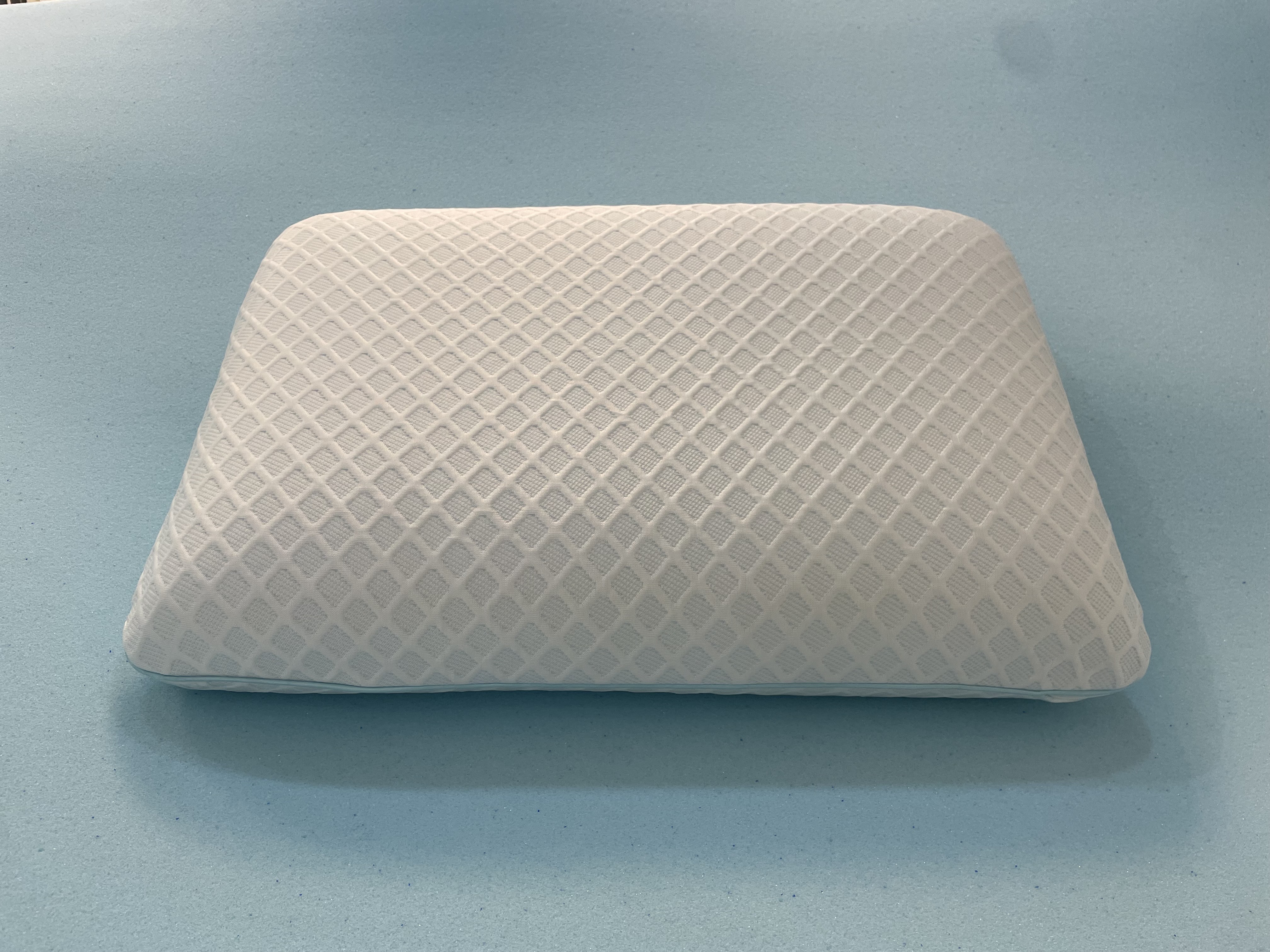 Memory foam pillow