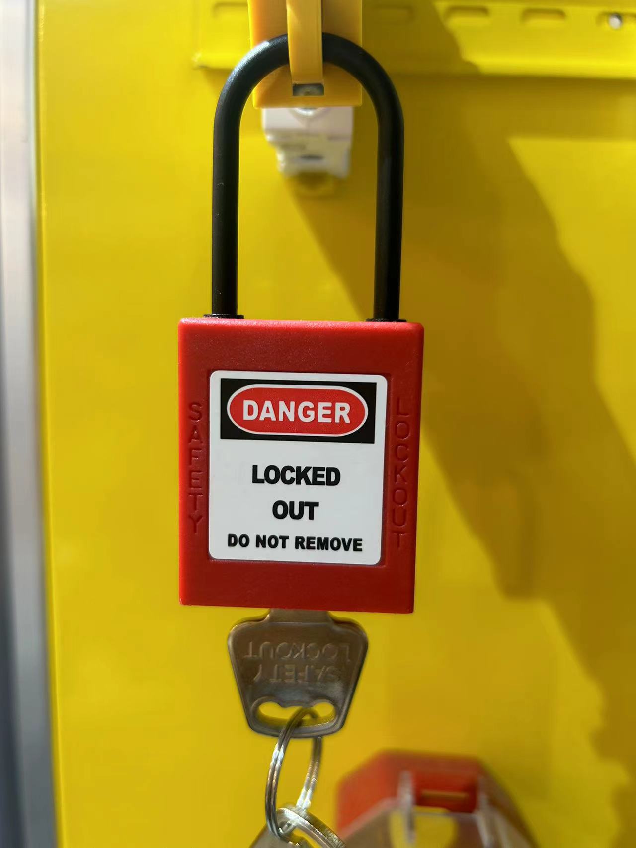 Chongqing Foreign Trade Import Co;LTD – Furniture locks 1