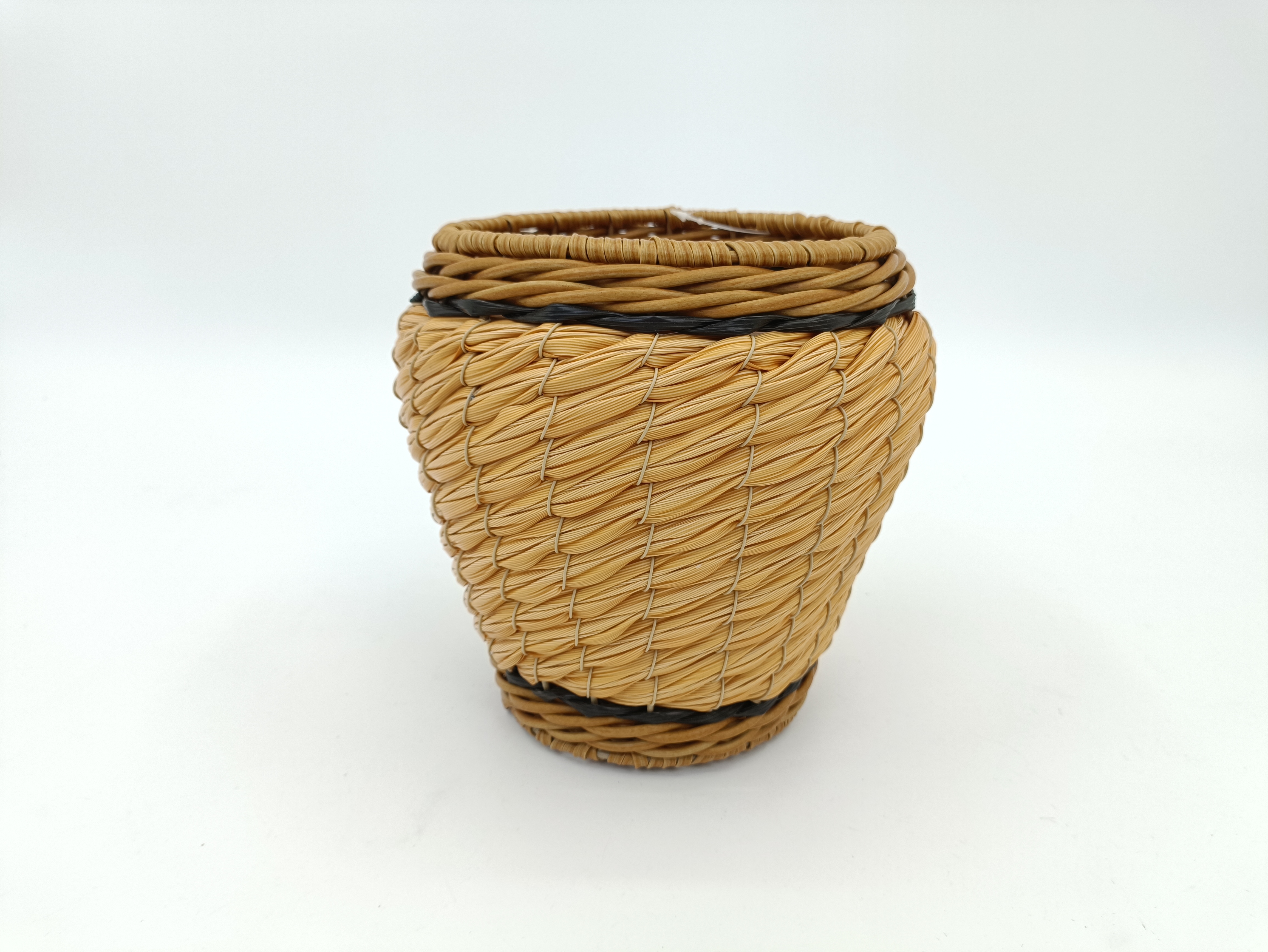 Woven planter