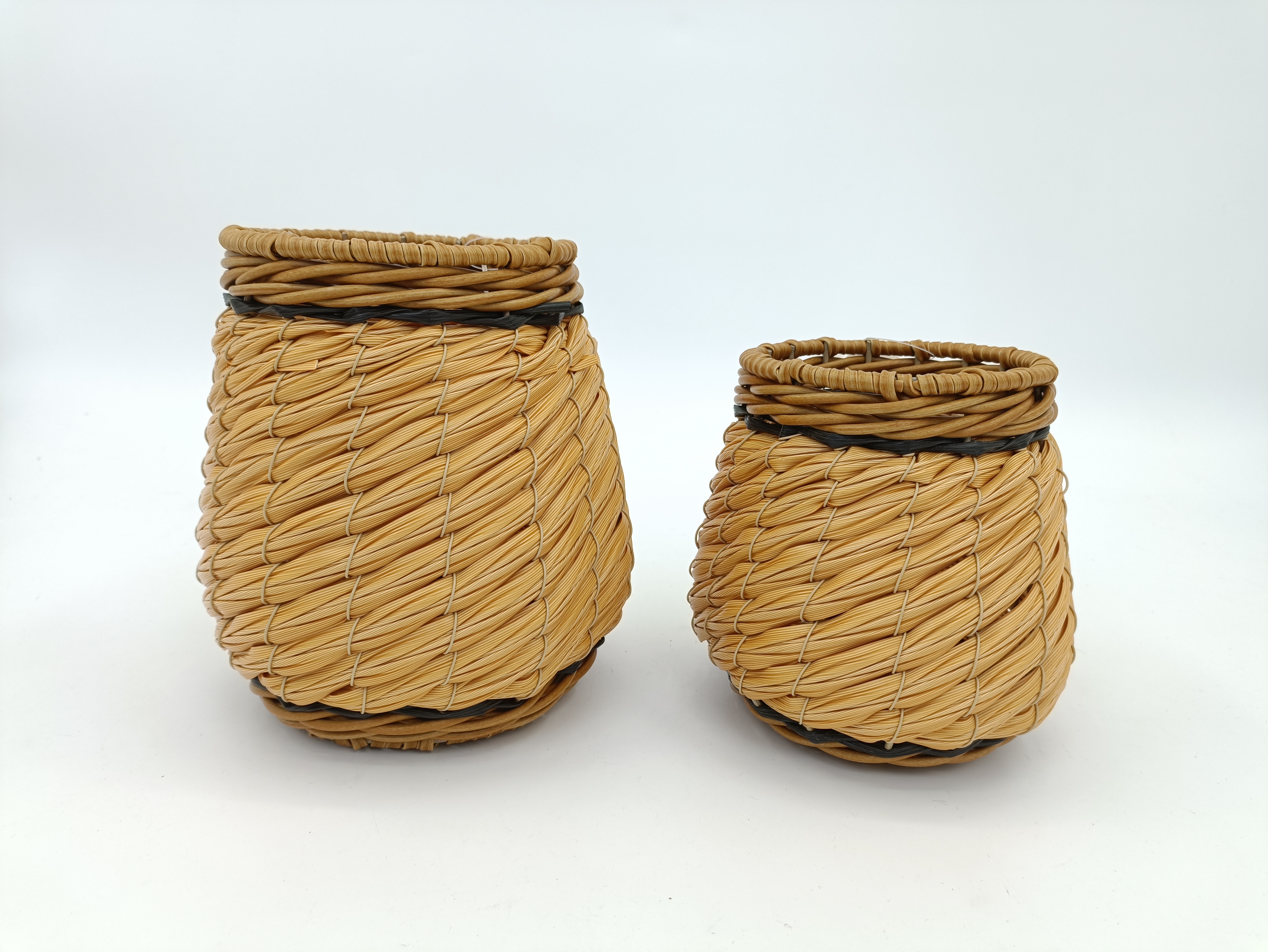 Woven planter