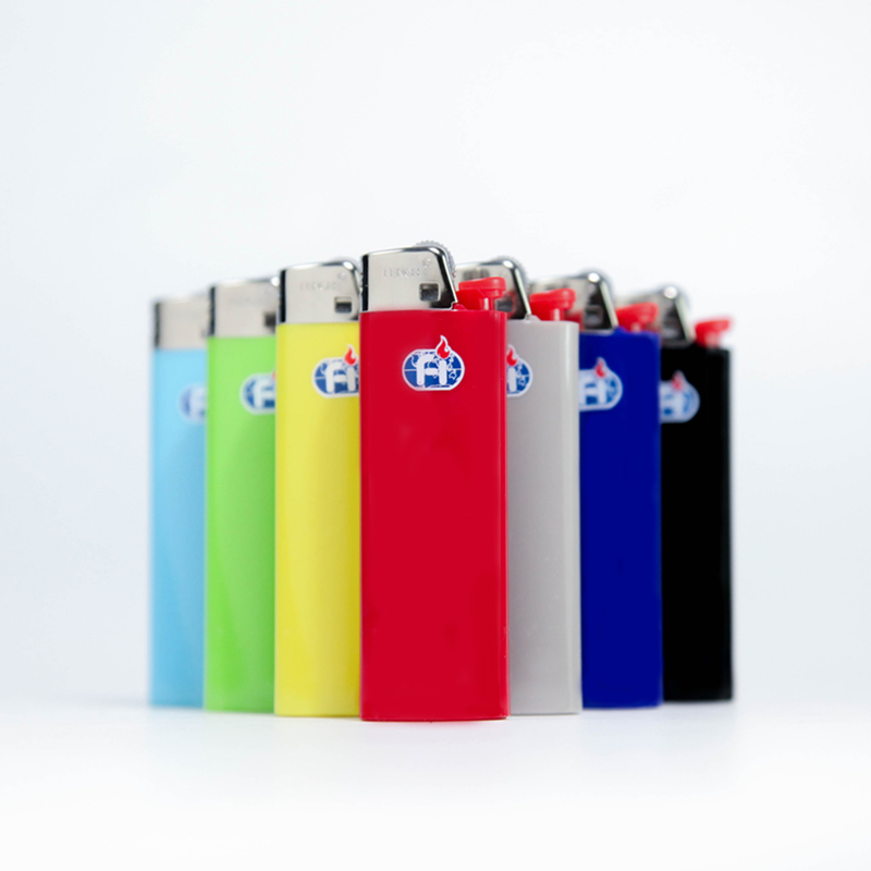 Lighter, disposable lighter, inflatable lighter