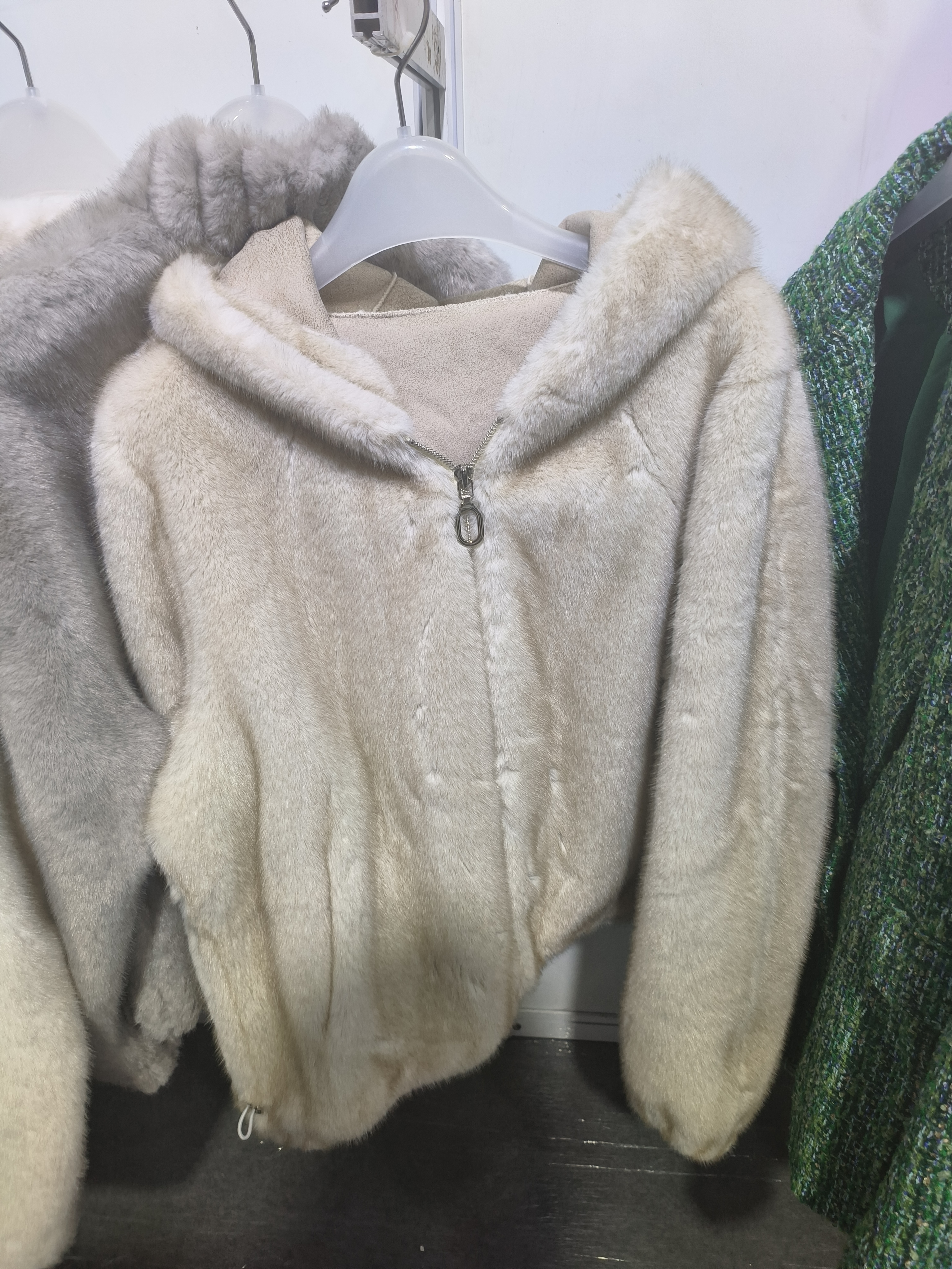 Beijing Puli Import & Export Corporation Limited – ropa deportiva 4