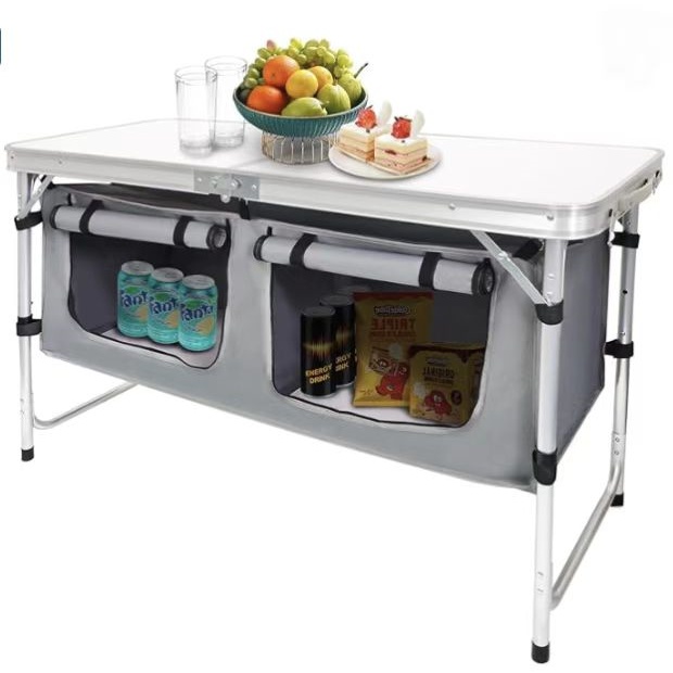 Outdoor folding table