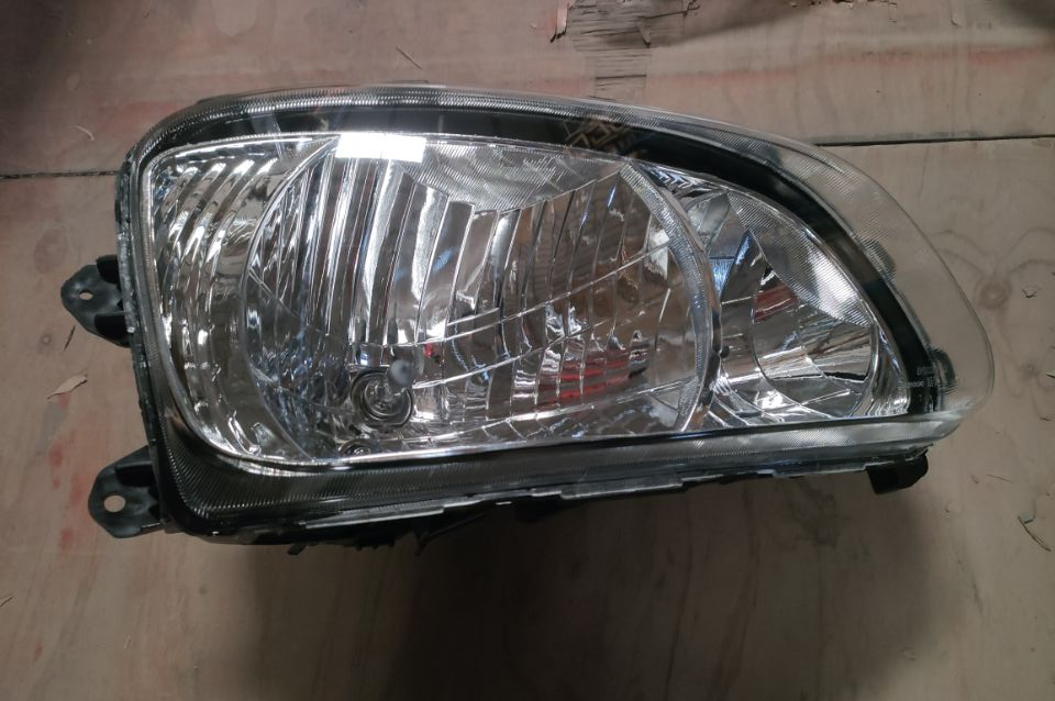 Hino 700 Heavy duty truck Head lamp 81150-E0790