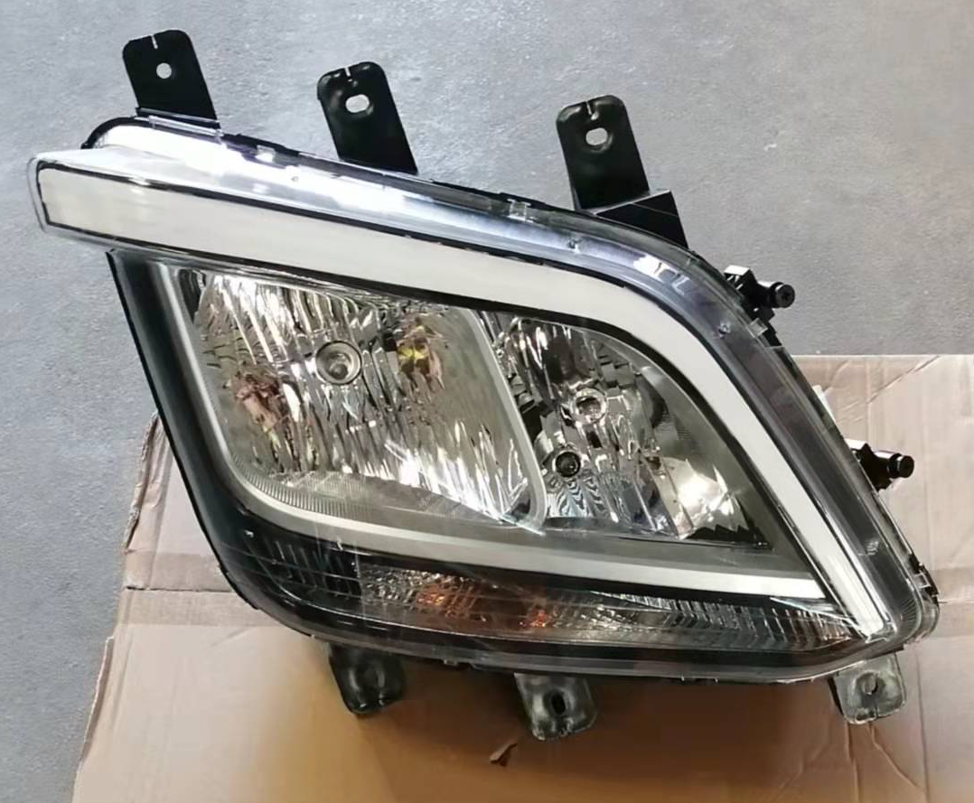 HYUNDAI Heavy duty truck Head lamp
