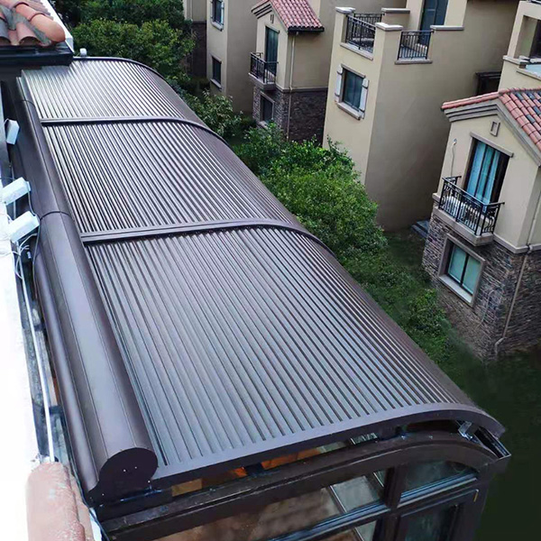 Davisawning Electric Sunshade System retractable for outdoor metal roof