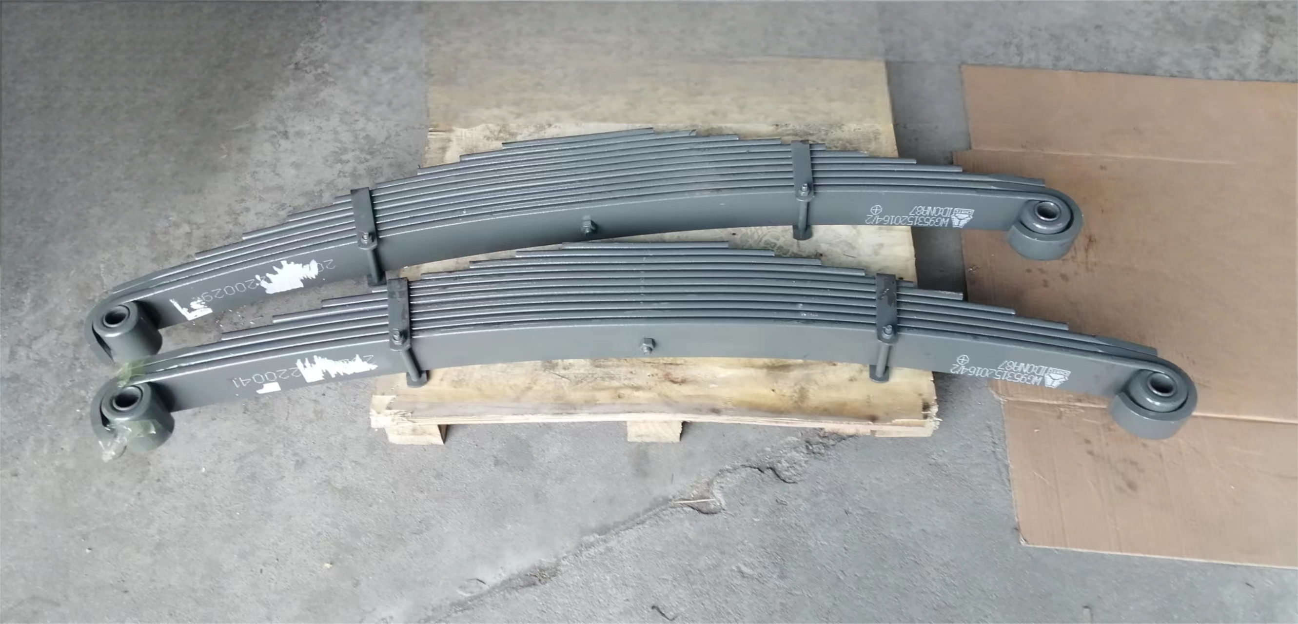 Sinotruk HOHAN N7G Front spring leaf assembly WG9531520164 Mafuch