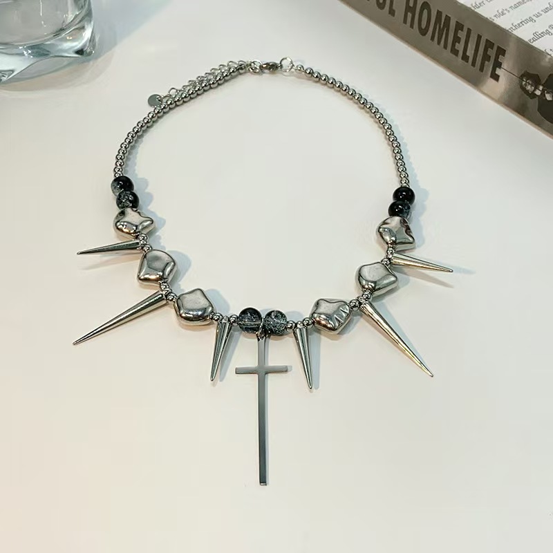 Cross border hip-hop trend in Europe and America, riveting women's high-end collarbone necklace