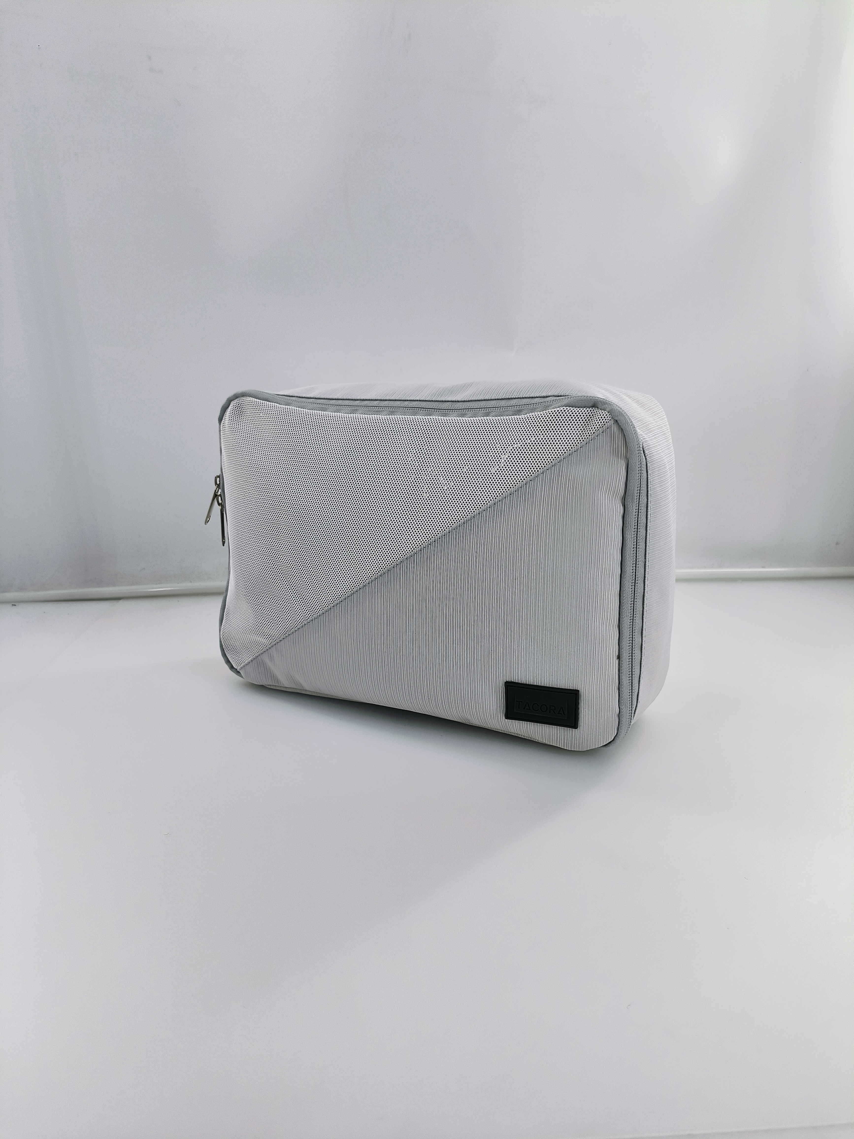 Light - toned Lattice Clothing Bag