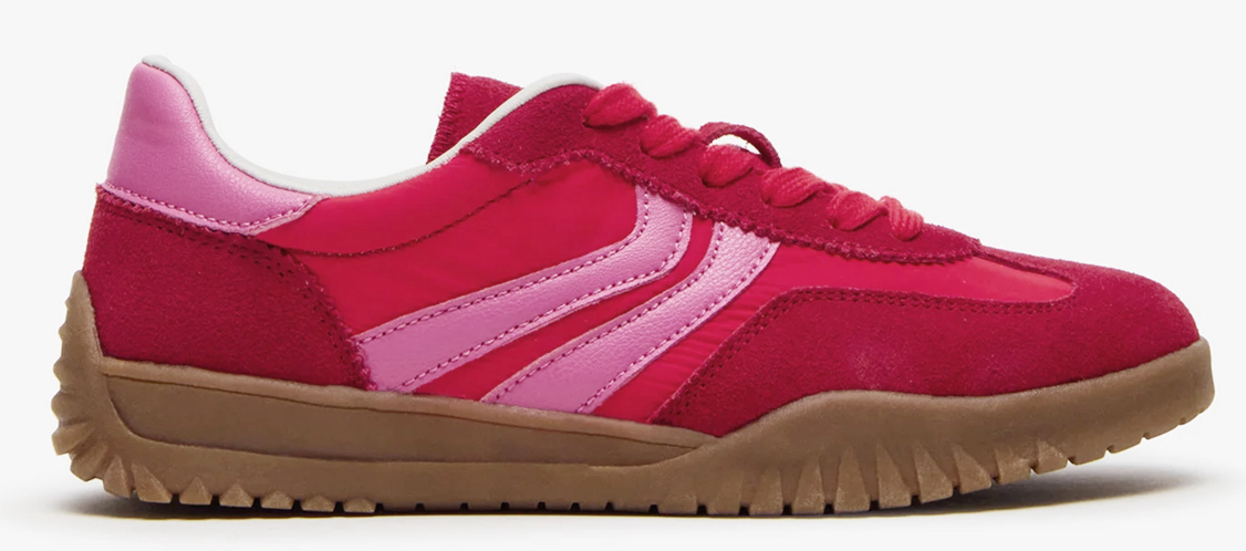 Sports flat shoes