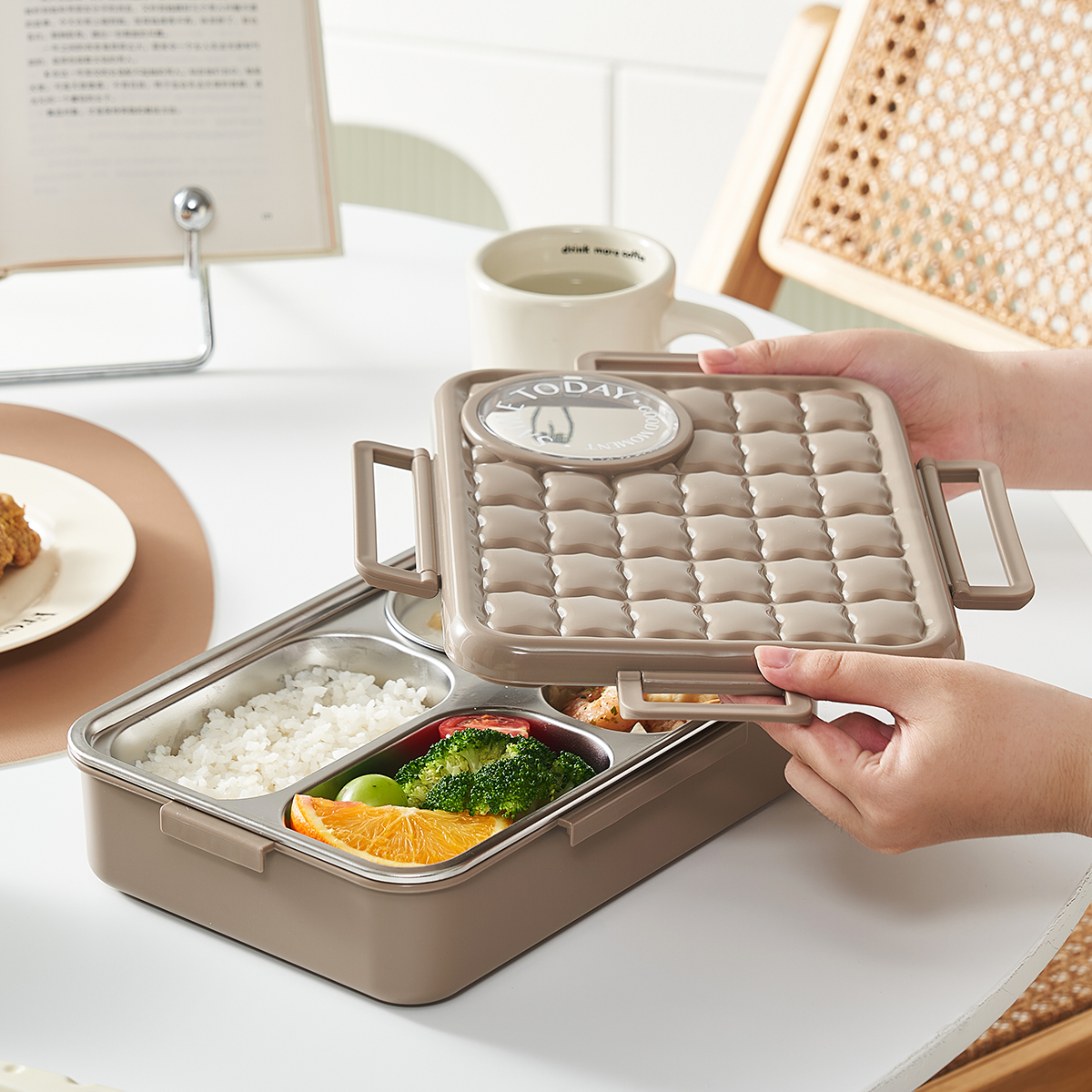 Stainless steel lunch box with cream cubes