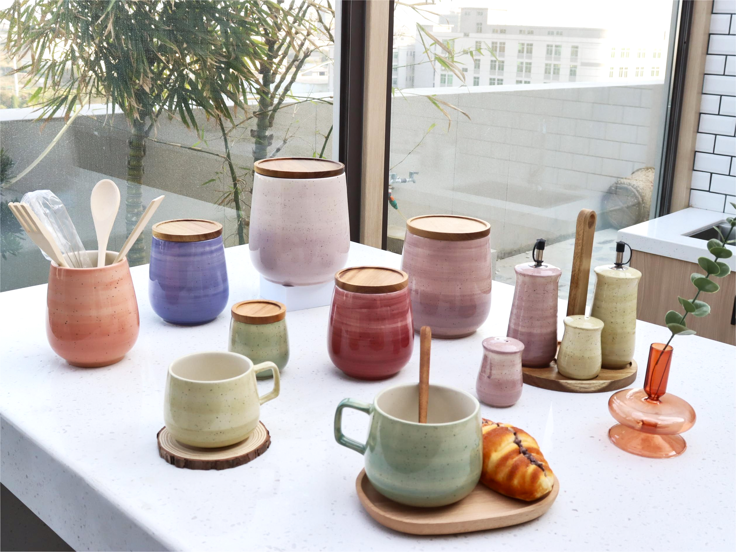 Ceramic canister