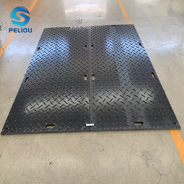 Plastic temporary polyethylene road mats