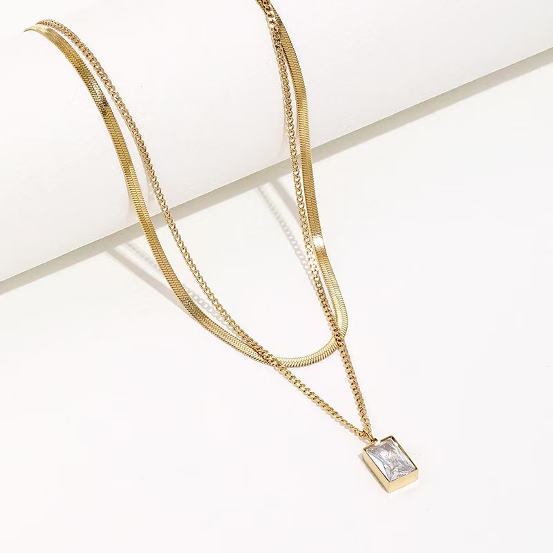 White geometric square inlaid zircon clavicle chain