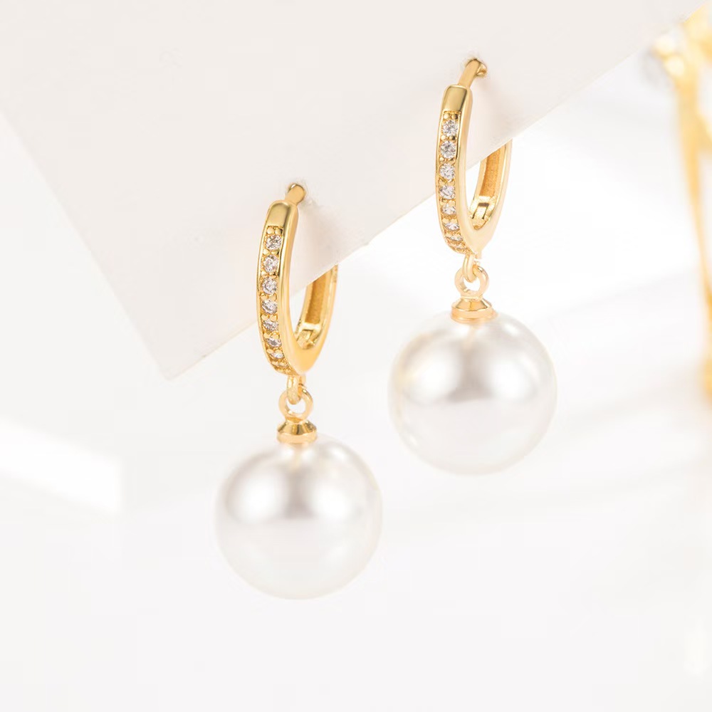 New Ins style high-end temperament versatile light white pearl earrings
