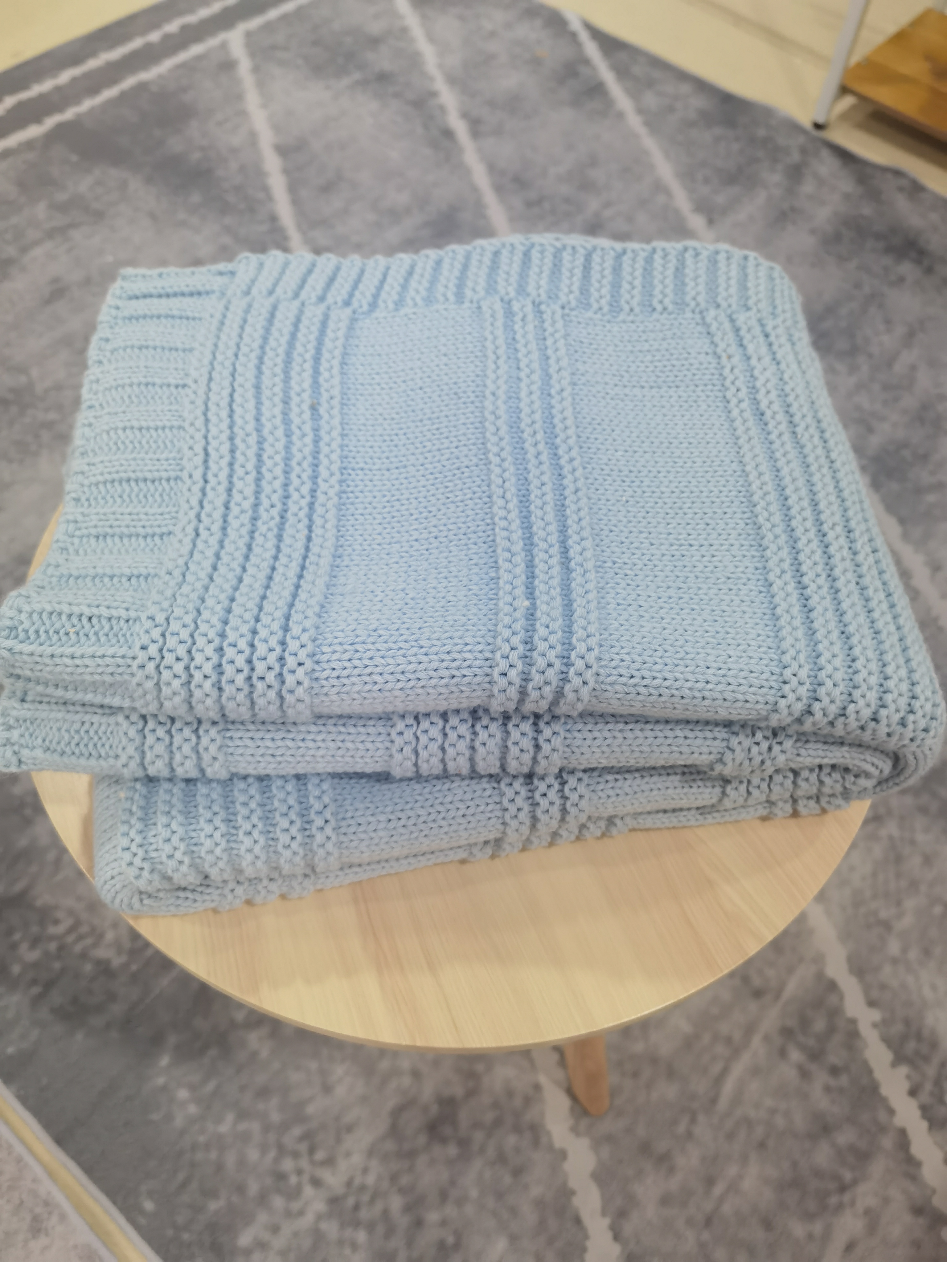 Knit blanket