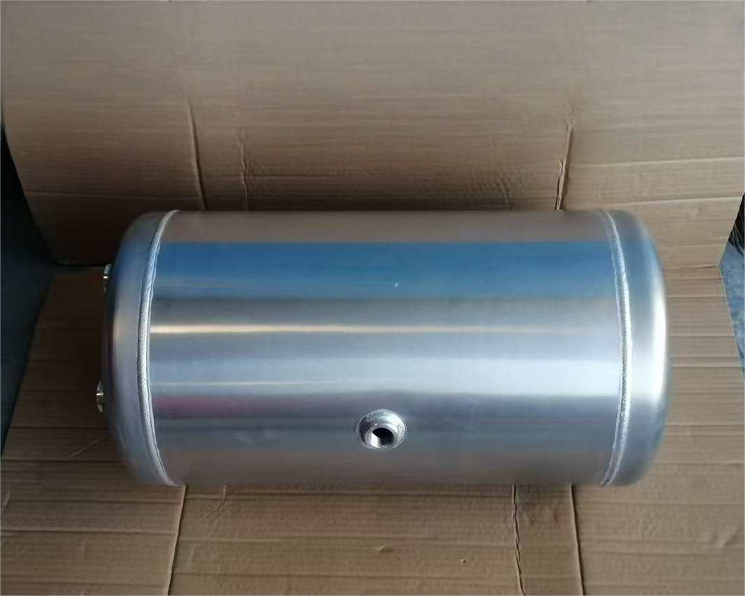 Sinotruk HOHAN N7G Aluminum Air Reservoir Assembly WG9525361804 Mafuch
