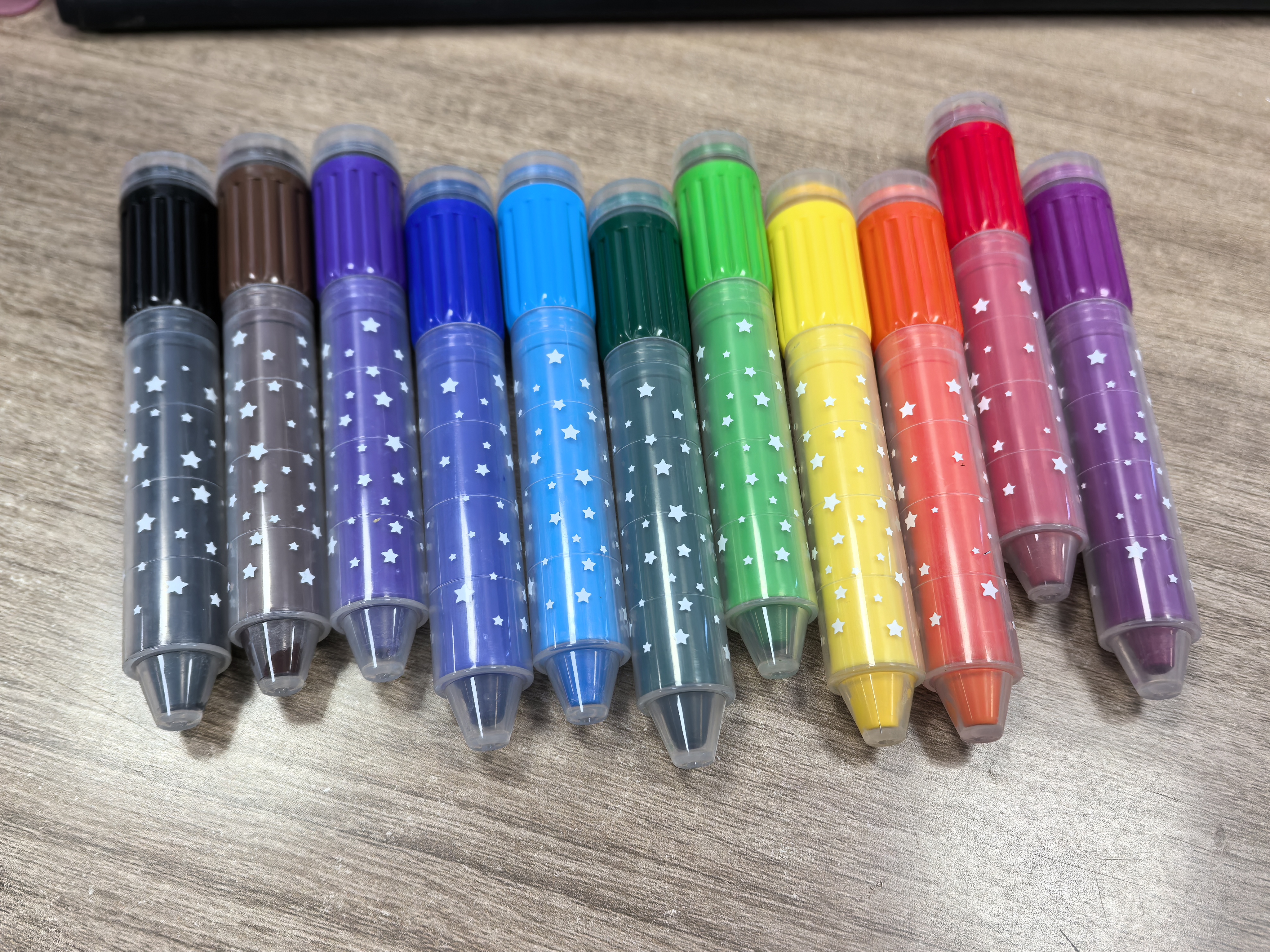 12pc Crayon With Stamper