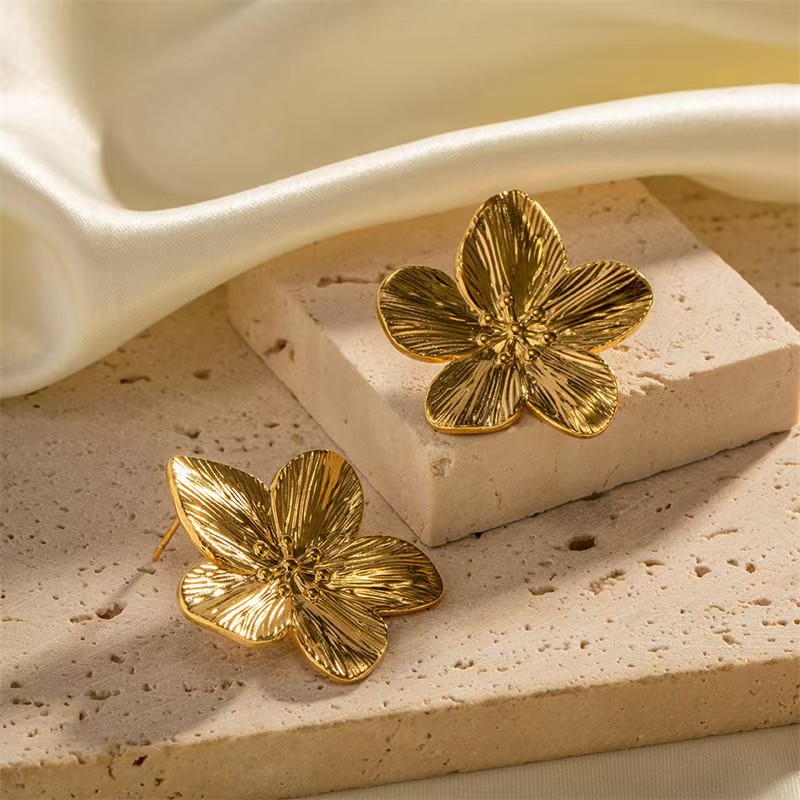 Palace style retro exaggerated gold five petal flower stainless steel earrings