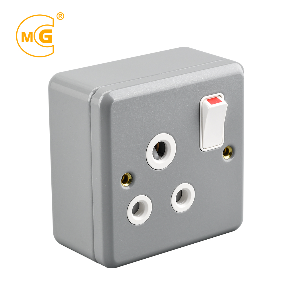 metal clad switch socket 13A