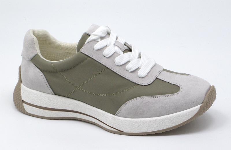 Casual shoes