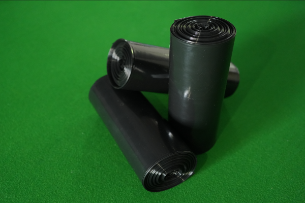 Star-sealed bags on roll