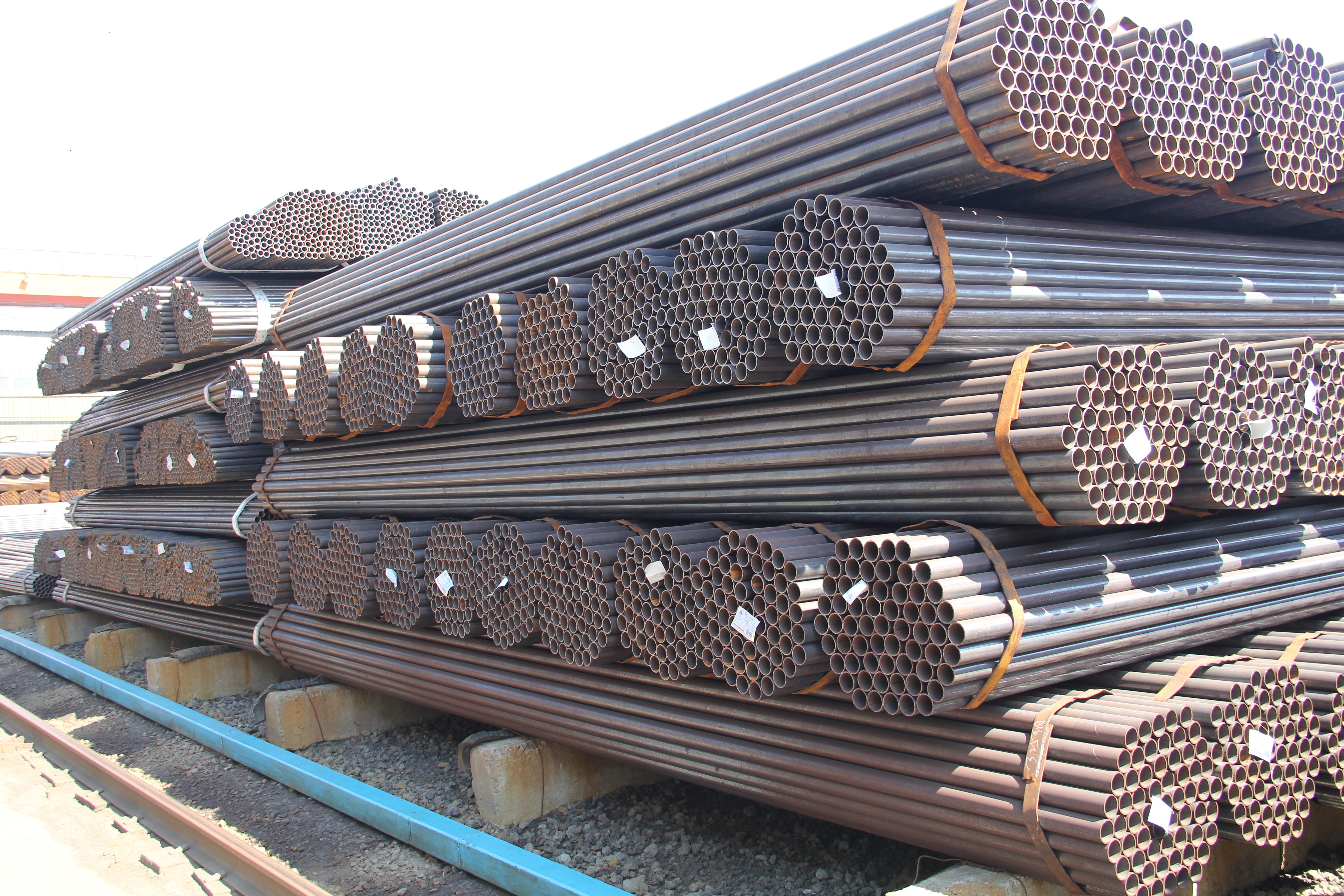 Welded steel pipe