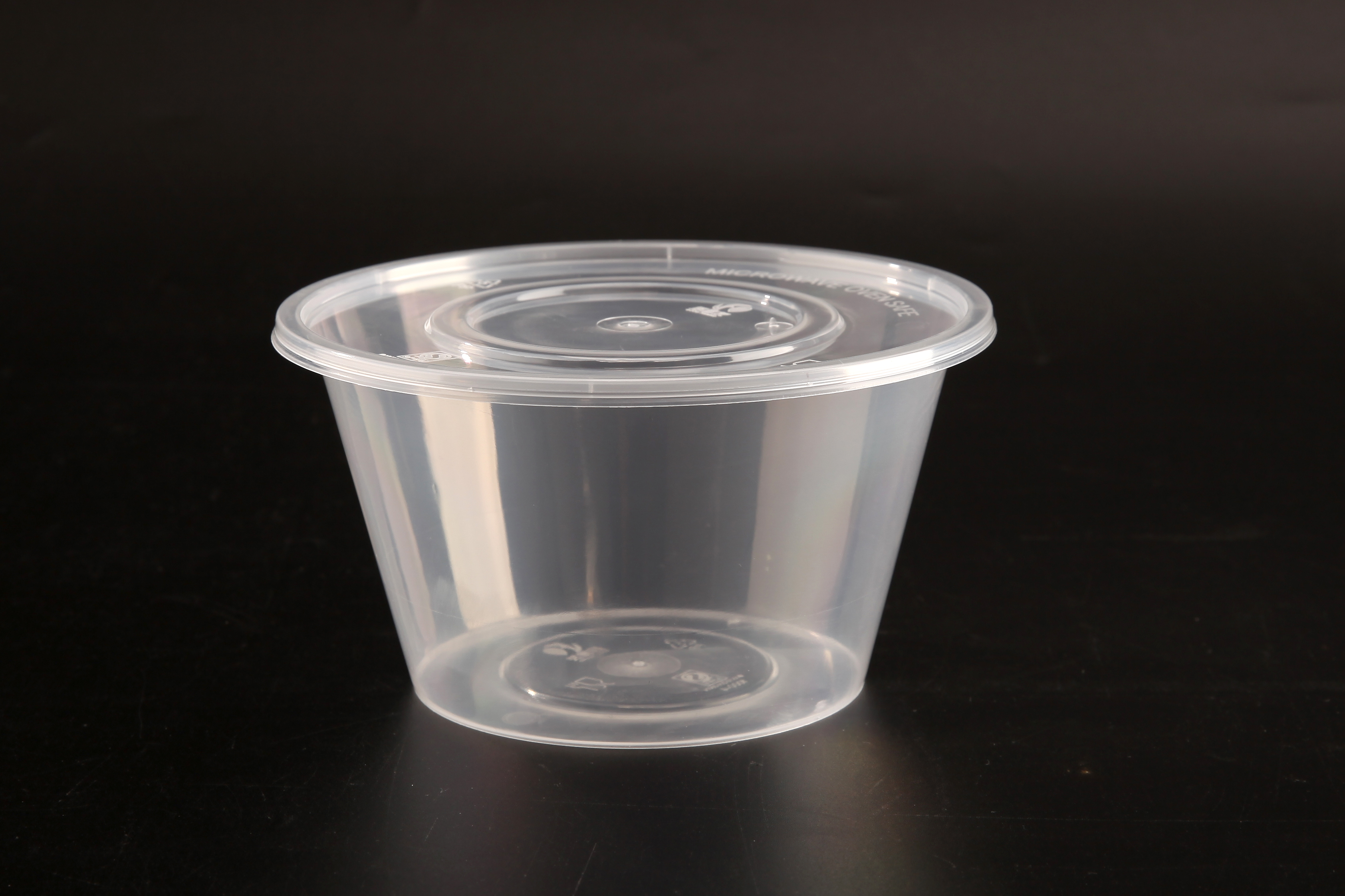 Plastic container
