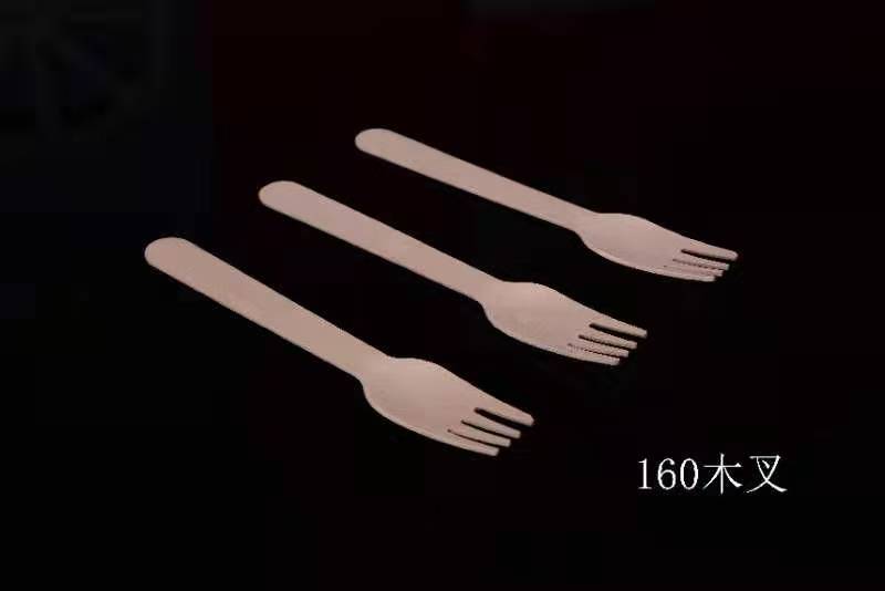 Wooden cutlery