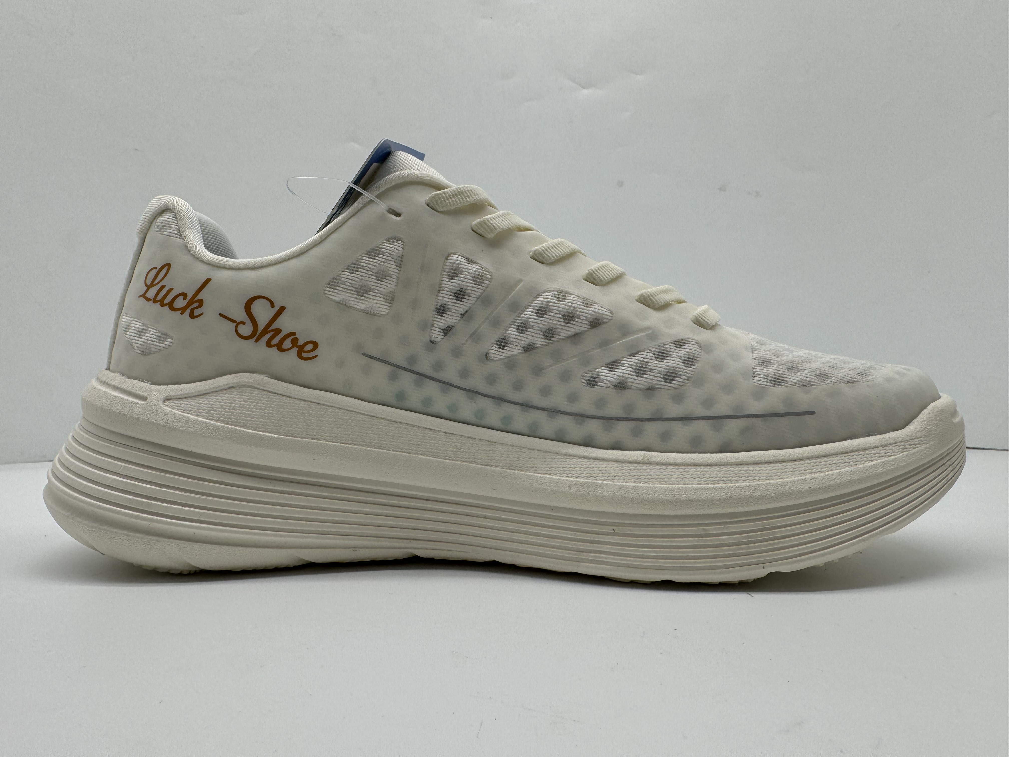 customized running shoes breathable upper and high elastic outsole