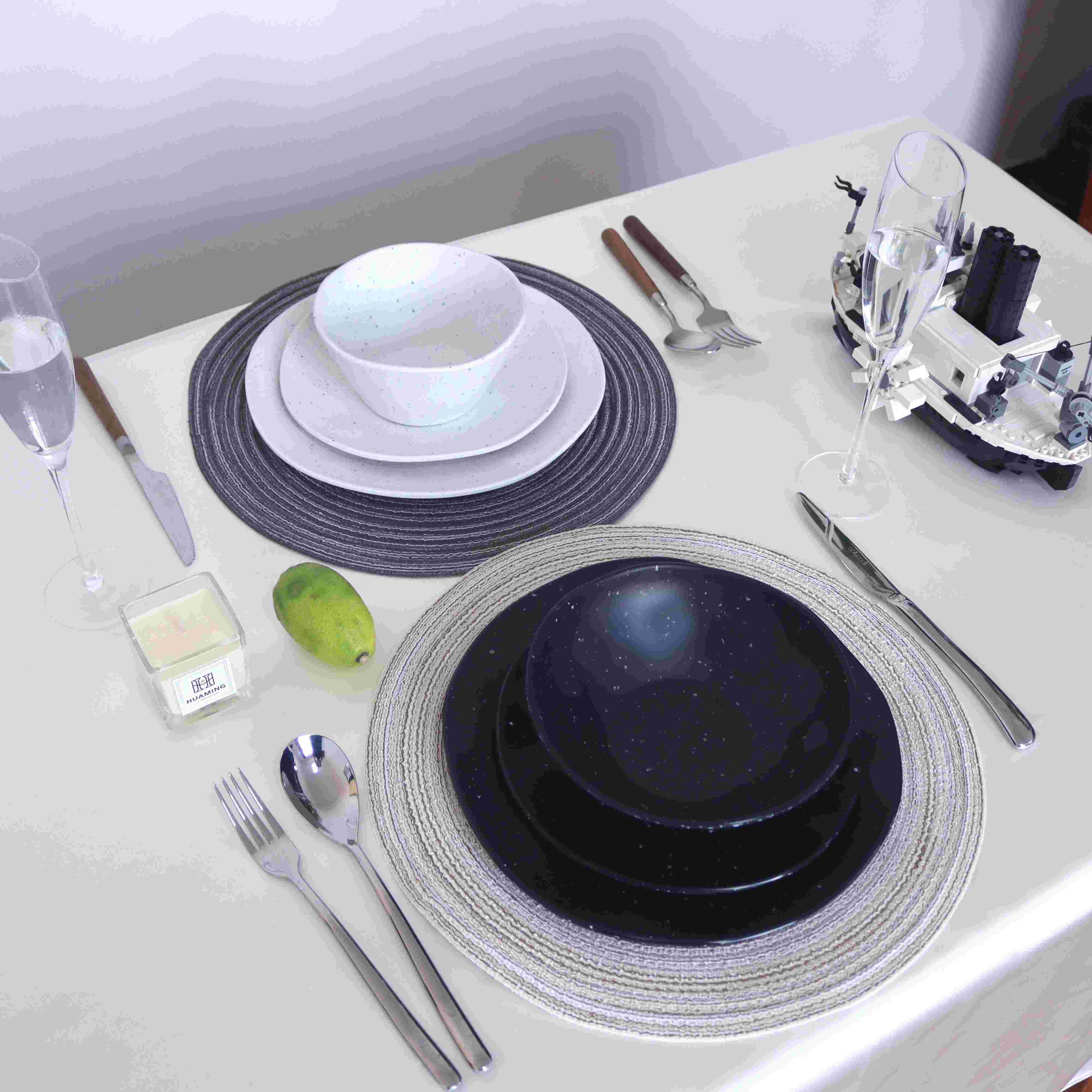 Dinnerware set