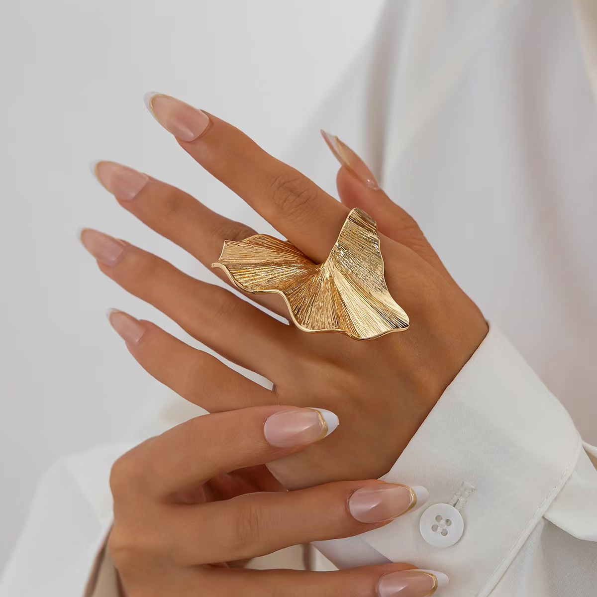 European and American Cross border Irregular Folded Metal Fan shaped Ginkgo Leaf Ring