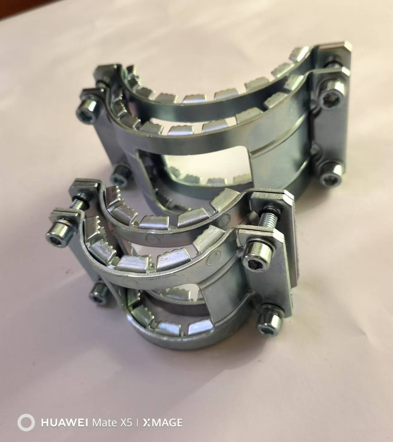 Support clip with heavy duty