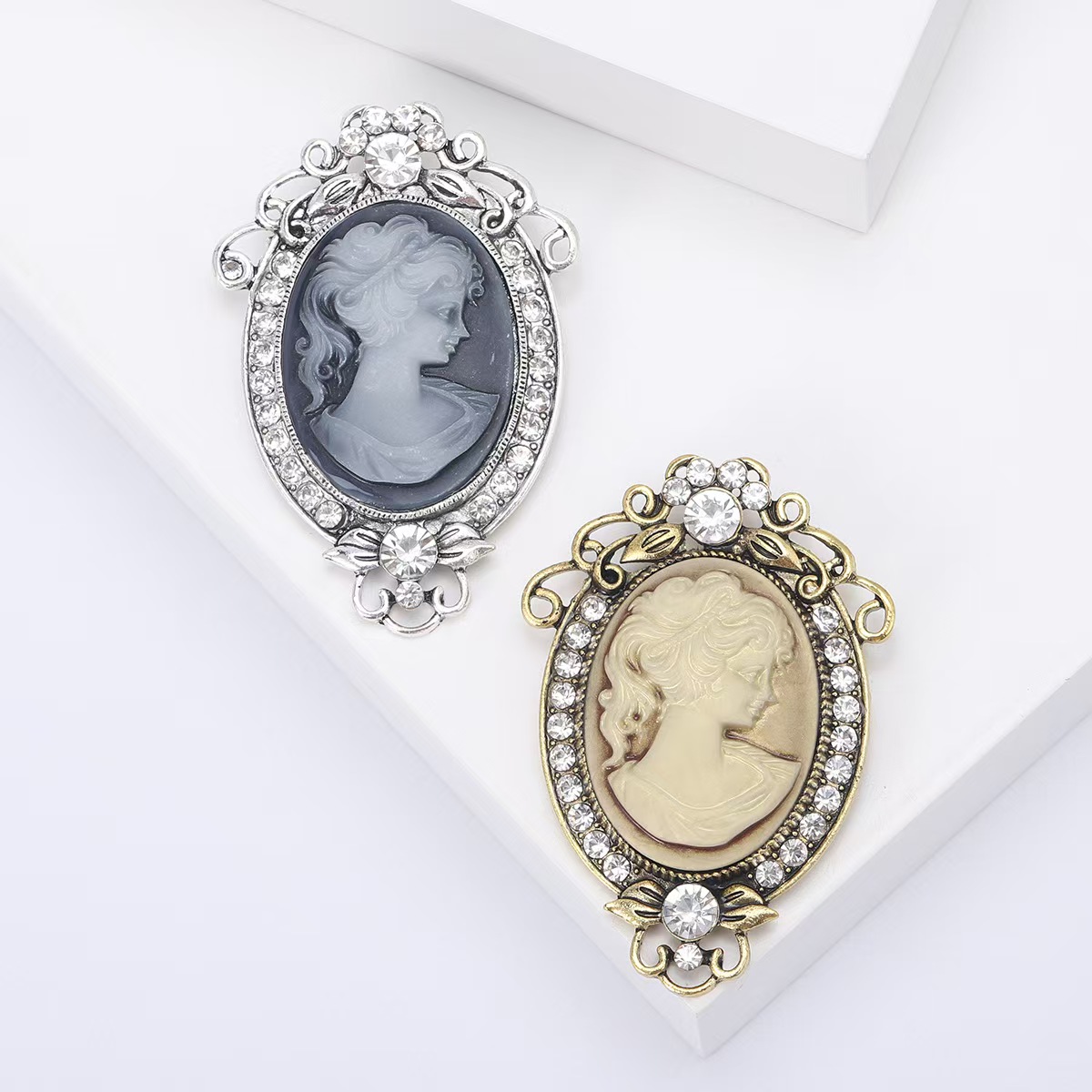 New European and American Beauty Head Series Brooch