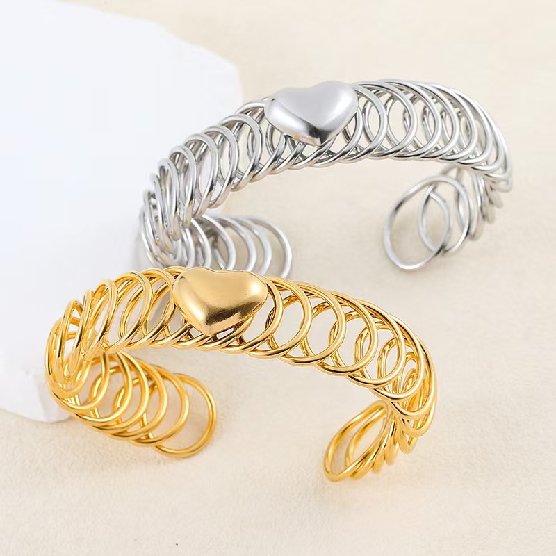 Cross border smooth hollow spring heart-shaped opening bracelet from Europe and America