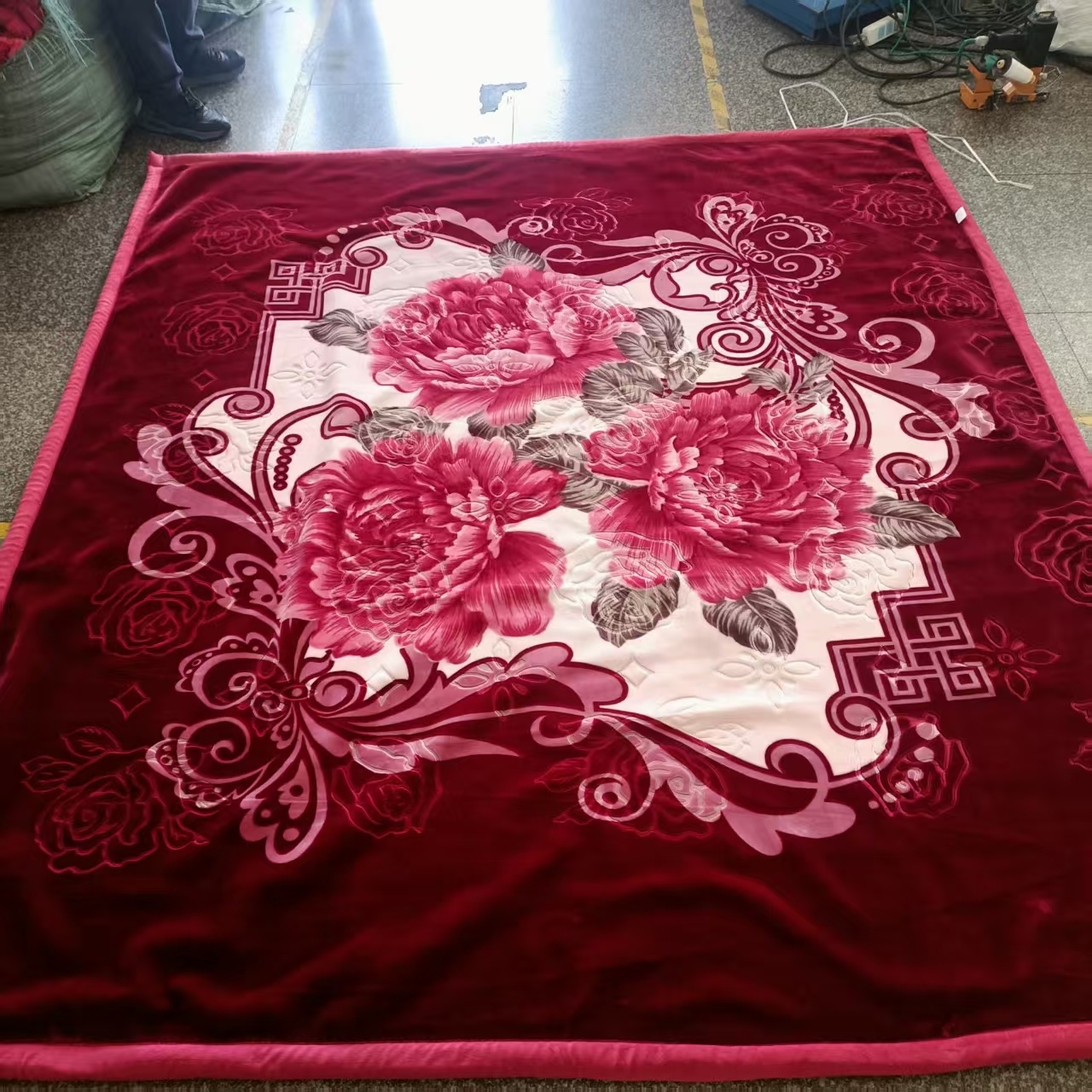 Wenshun Textile produce blankets andcovers for infants, children, students, and ad ults