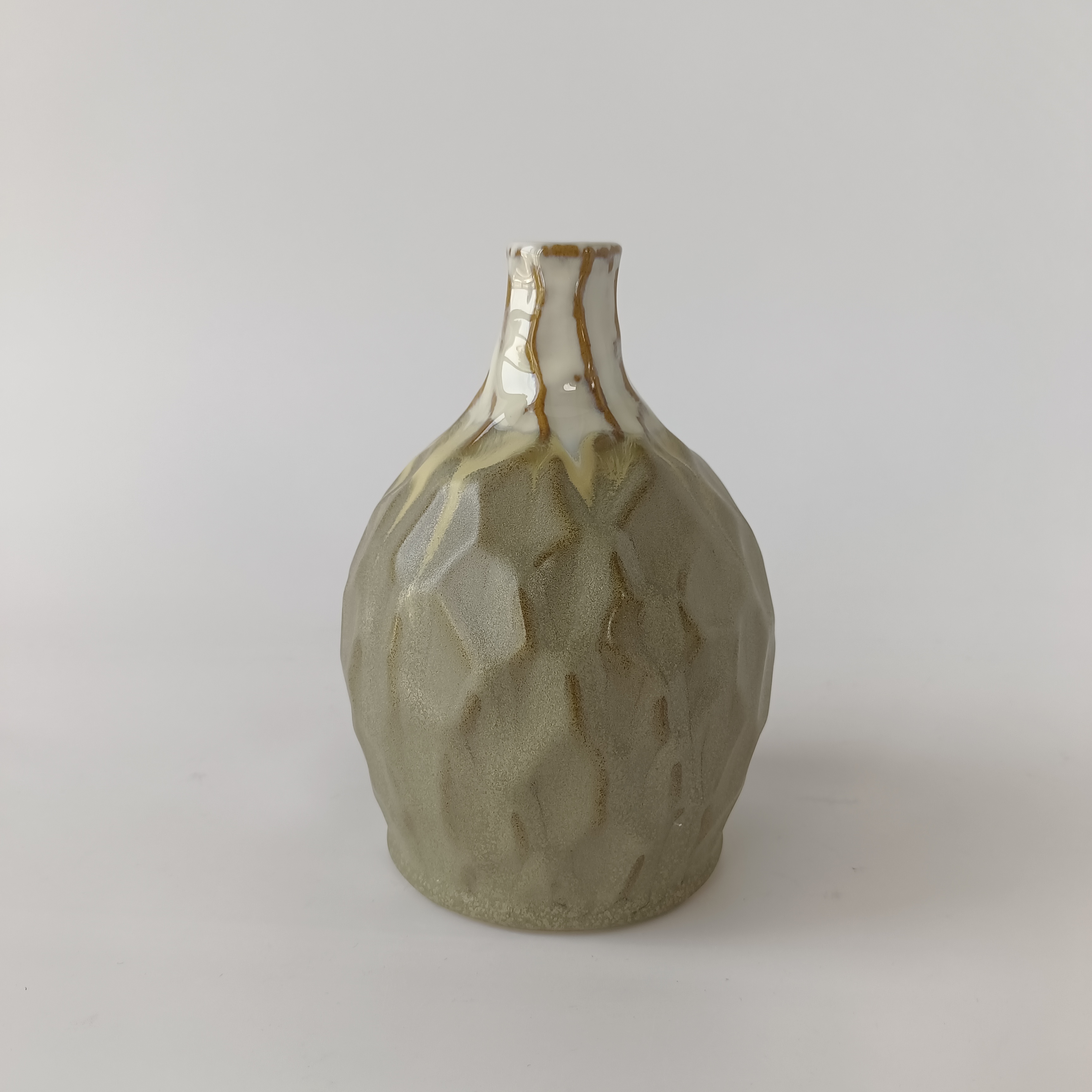 Ceramic vase, flower arrangement