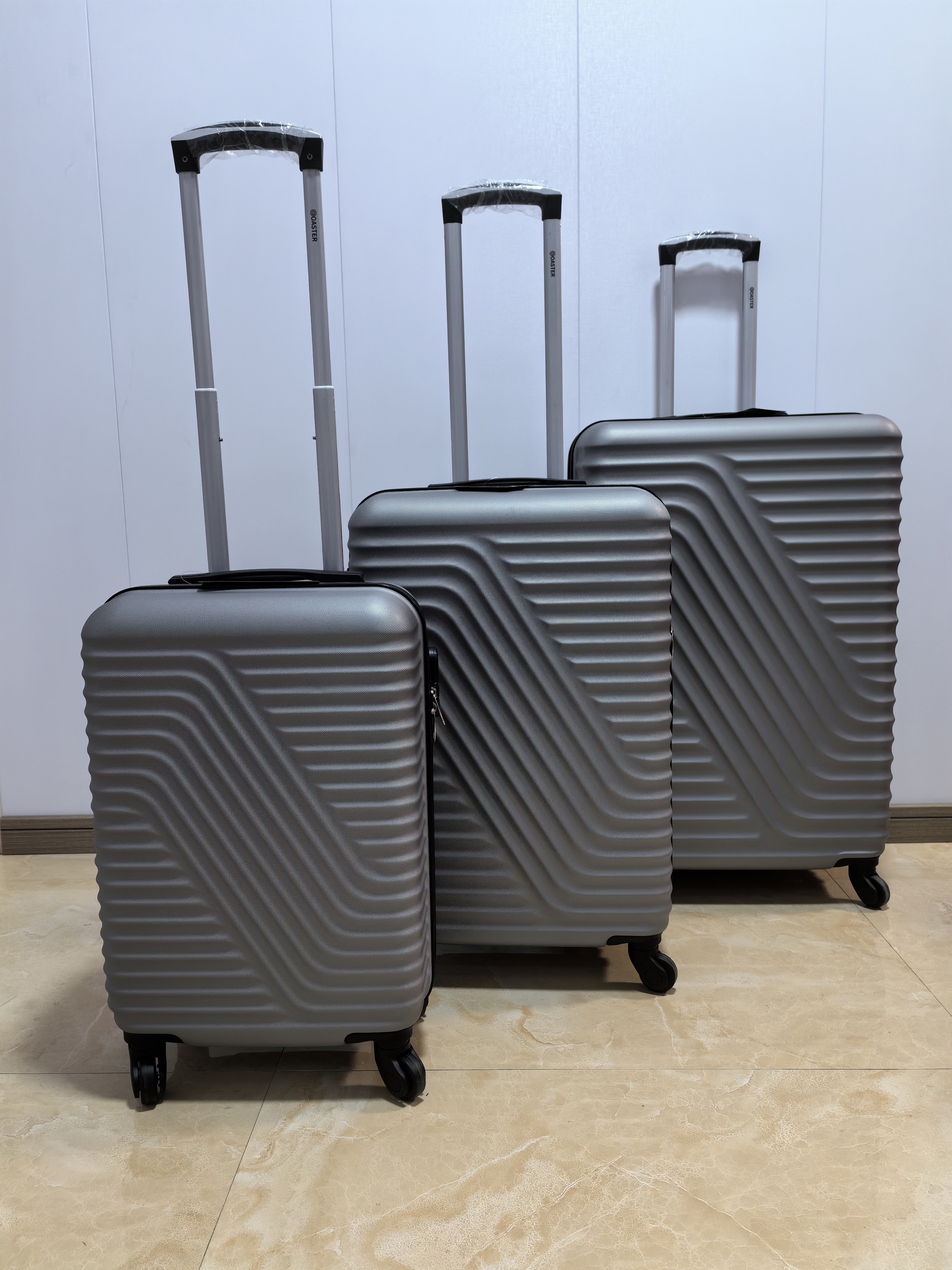 RUIAN AOFENG LUGGAGE LEATHER CO.,LTD – ropa deportiva 4