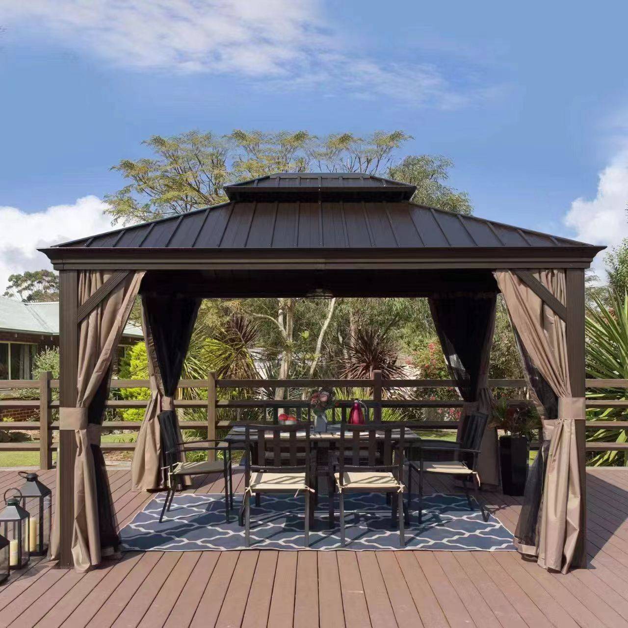 Outdoor tent