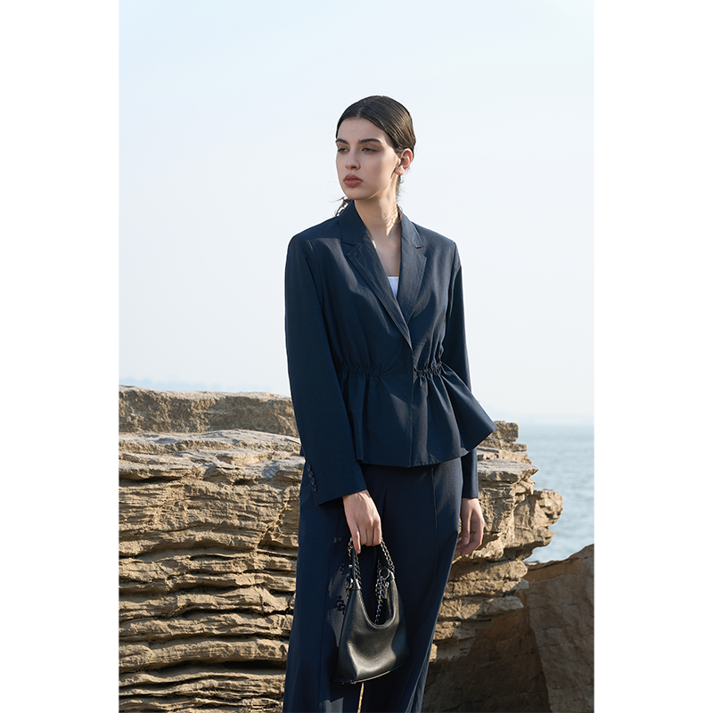 Navy blue waistline casual suit