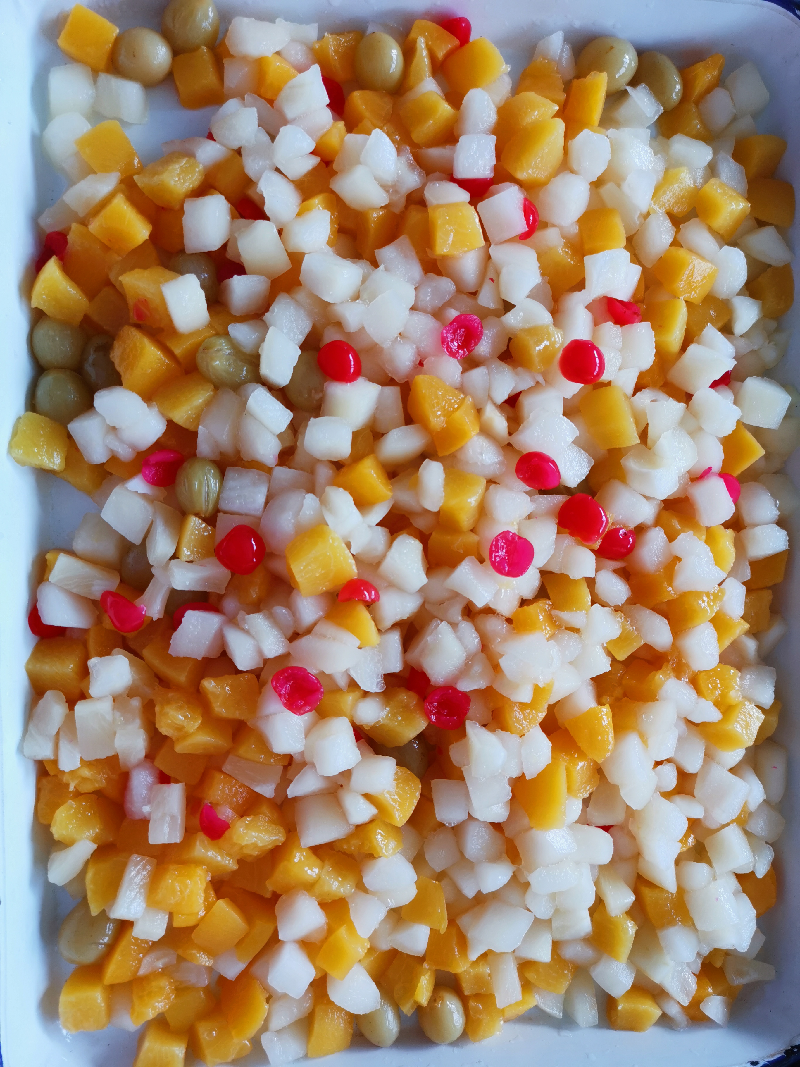 Canned fruit cocktails in light syrup