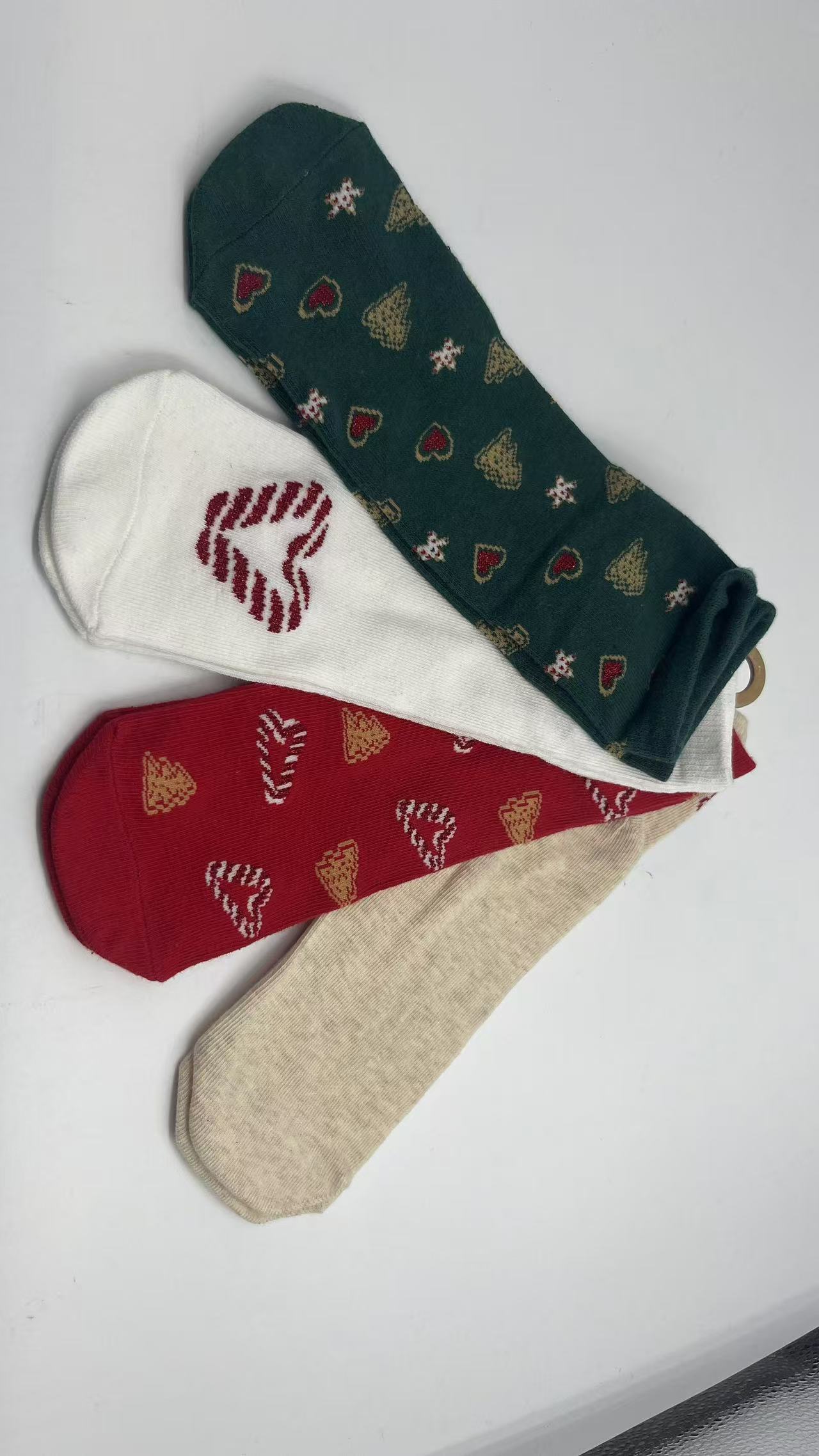 Zhuji Rainbow Knitting Co.,Ltd – Knee-high socks 3
