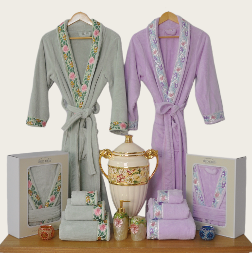 Coral Fleece Lace Bathrobe