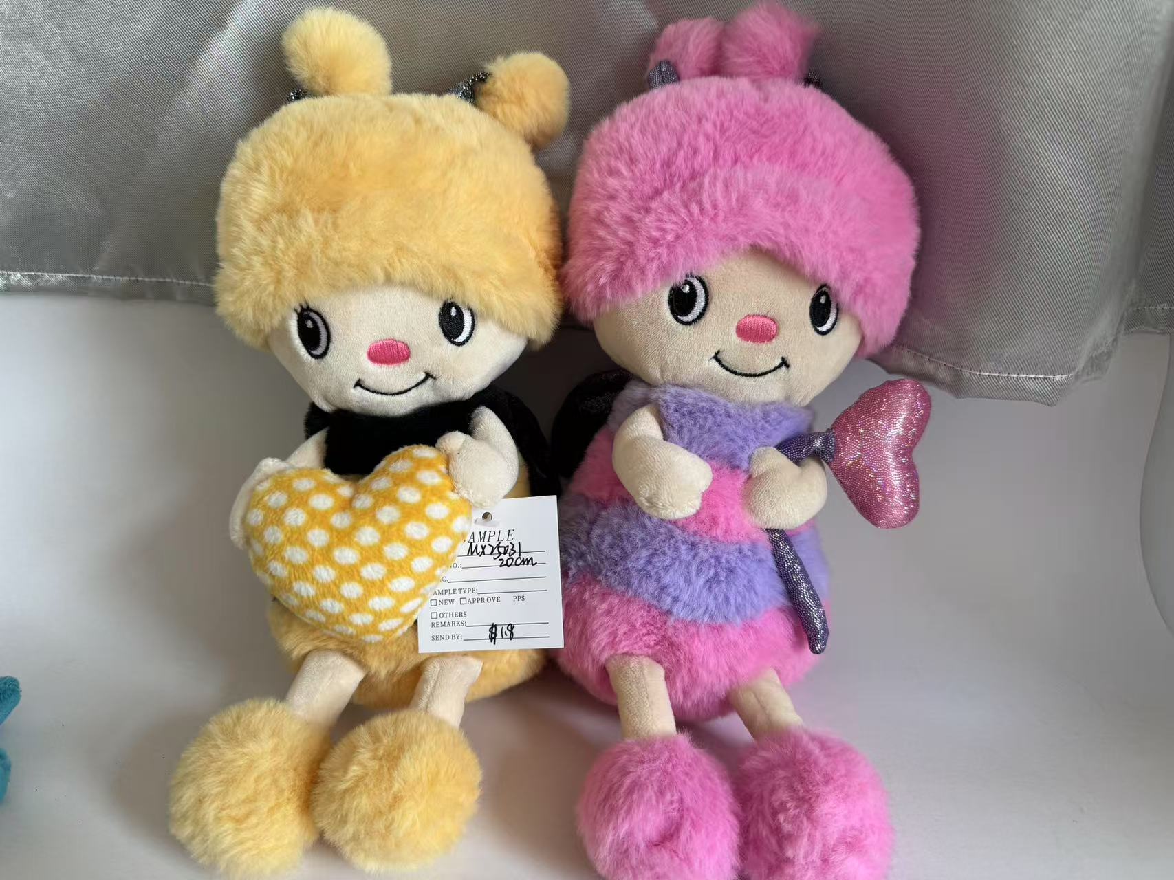 bee with a heart shape，plush