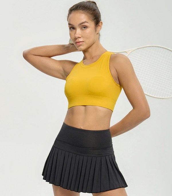 Semi fixed cup shock-absorbing underwear